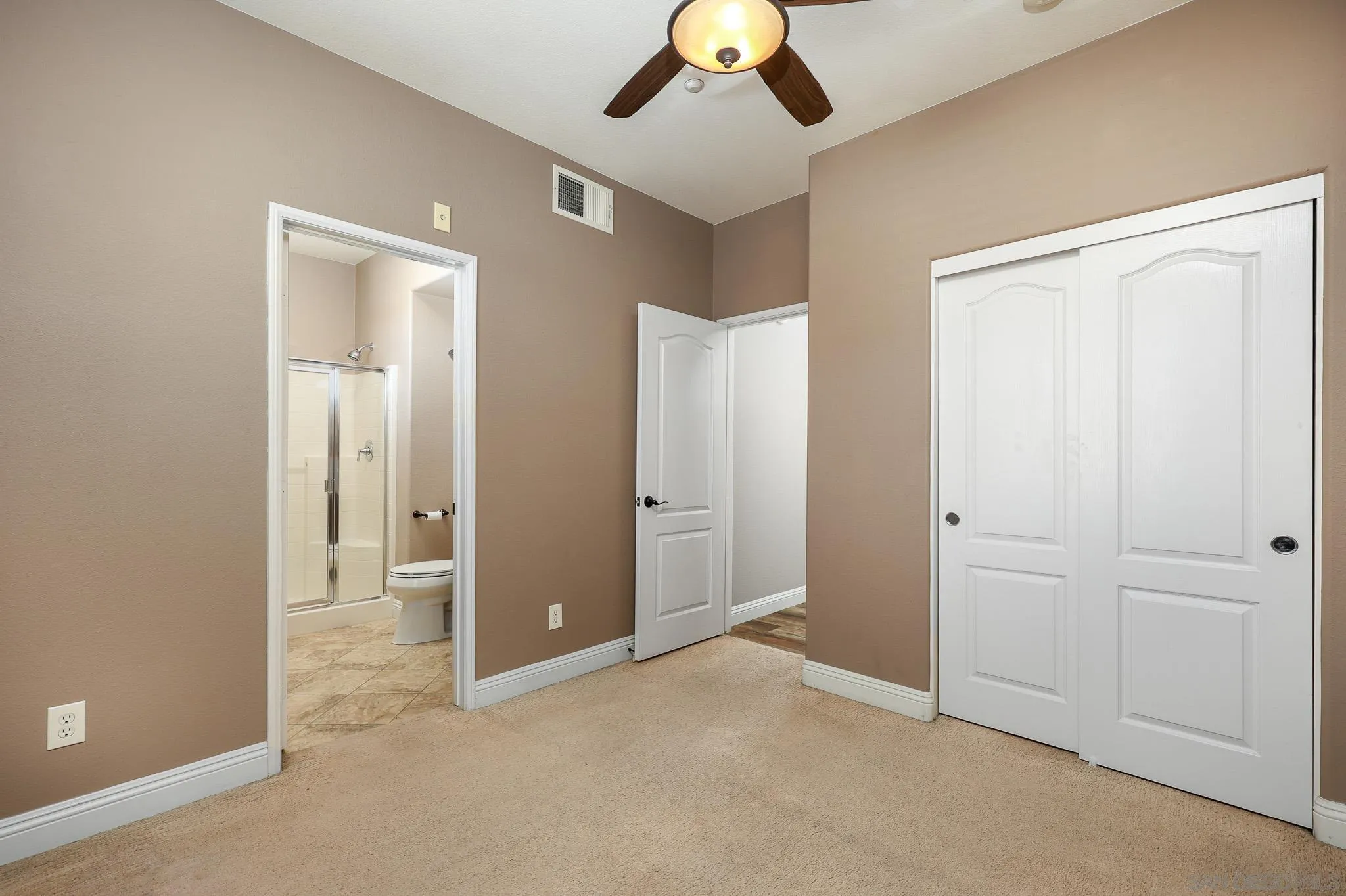 Photo #17: 260005816 Listing: Photo #17