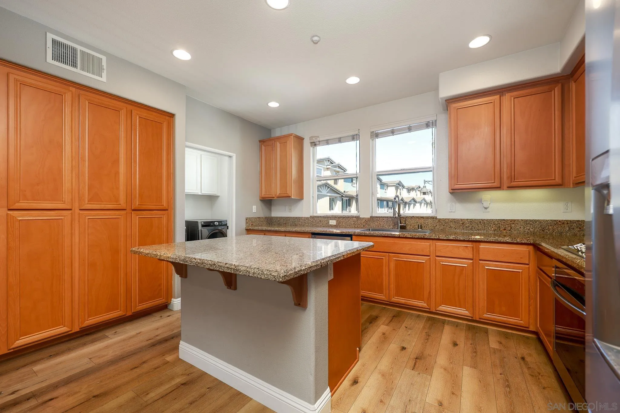 Photo #7: 260005816 Listing: Photo #7