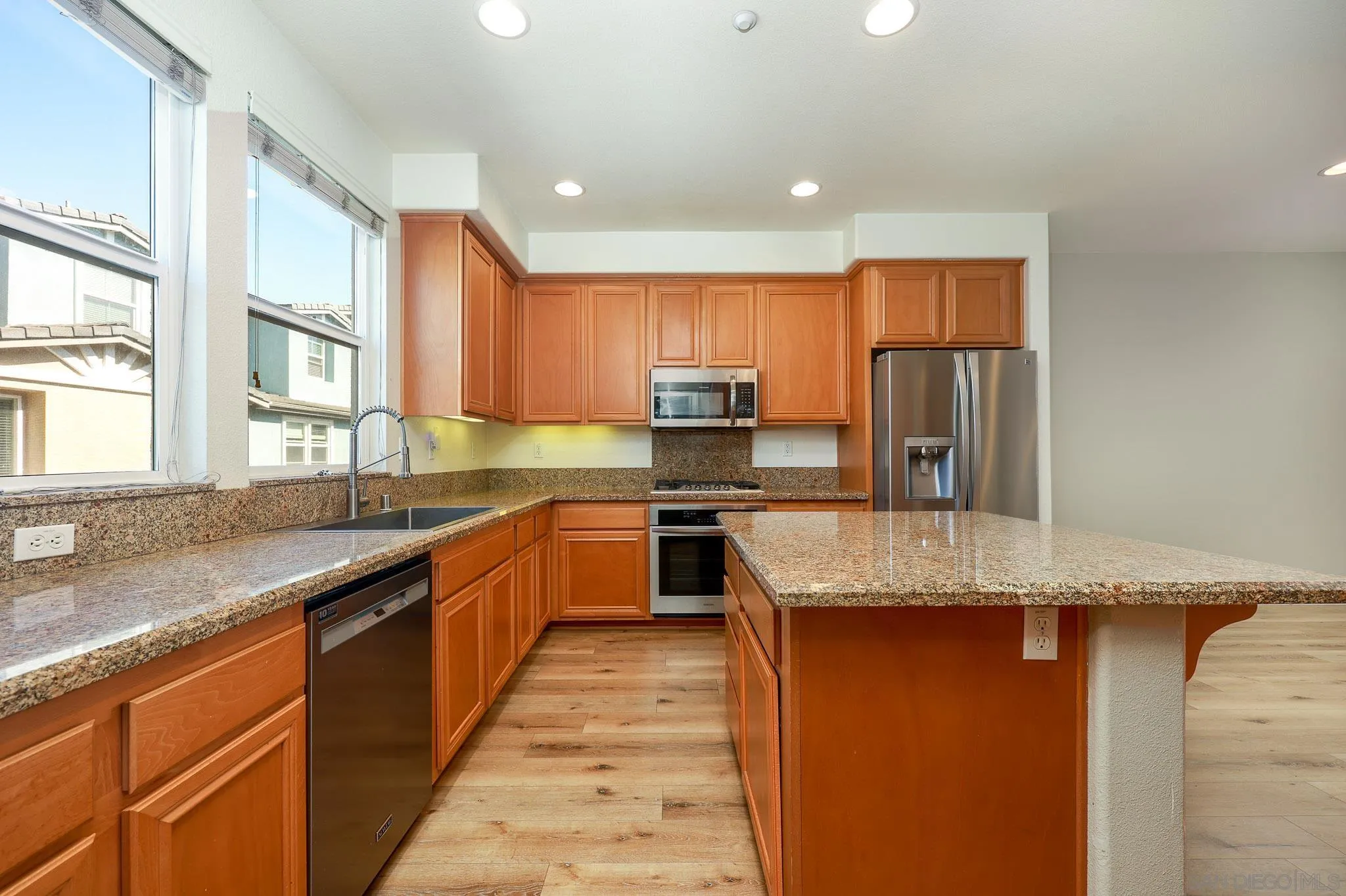 Photo #8: 260005816 Listing: Photo #8