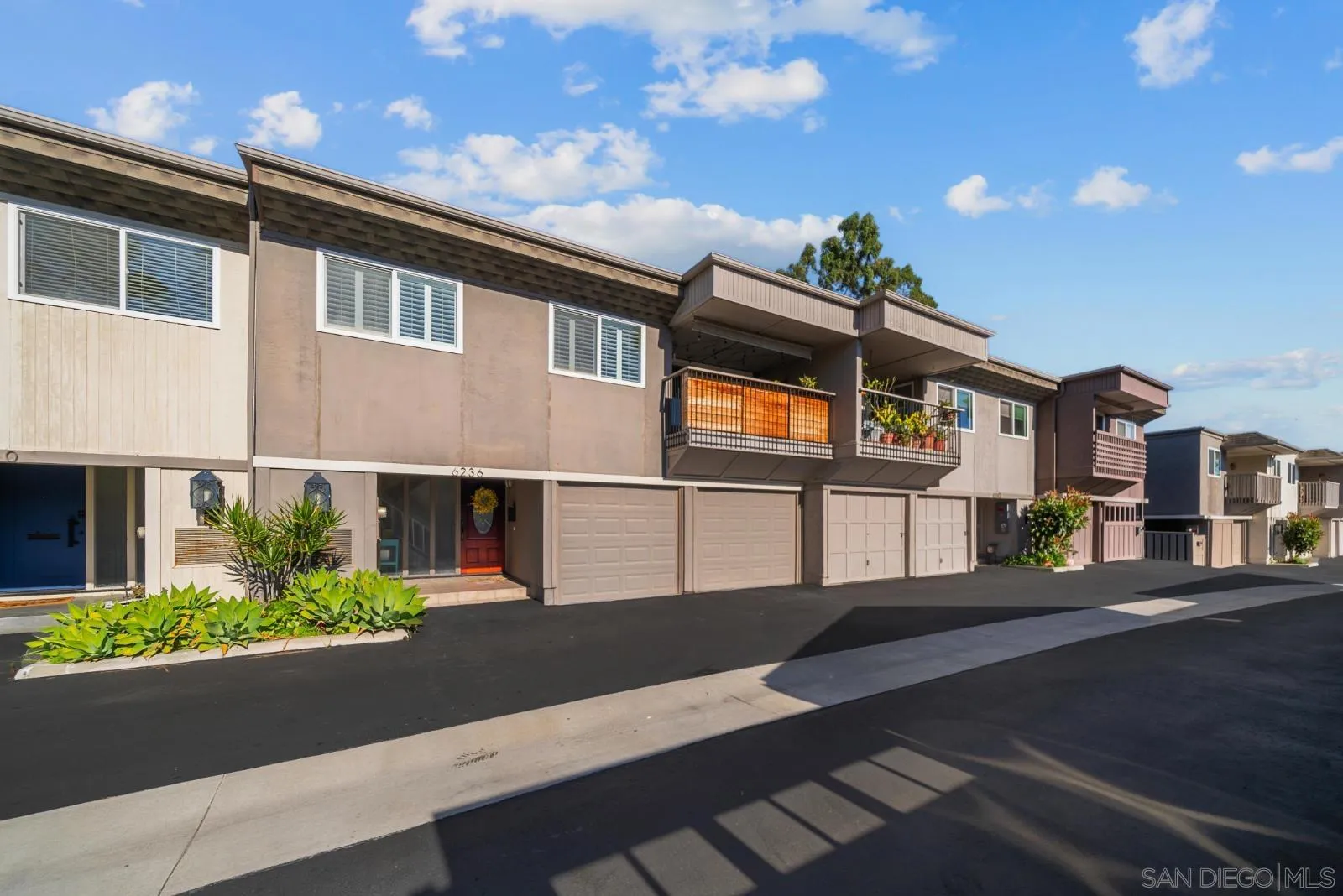 Photo #1: 260005819 Listing: Photo #1