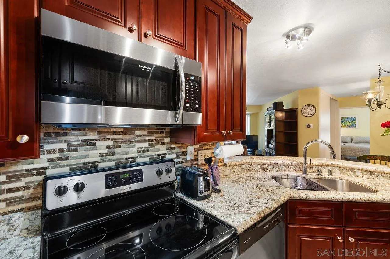 https://cdn.realtyfeed.com/cdn/127/260005822/1c35e81a4d819247afb88e3f6b814198.webp