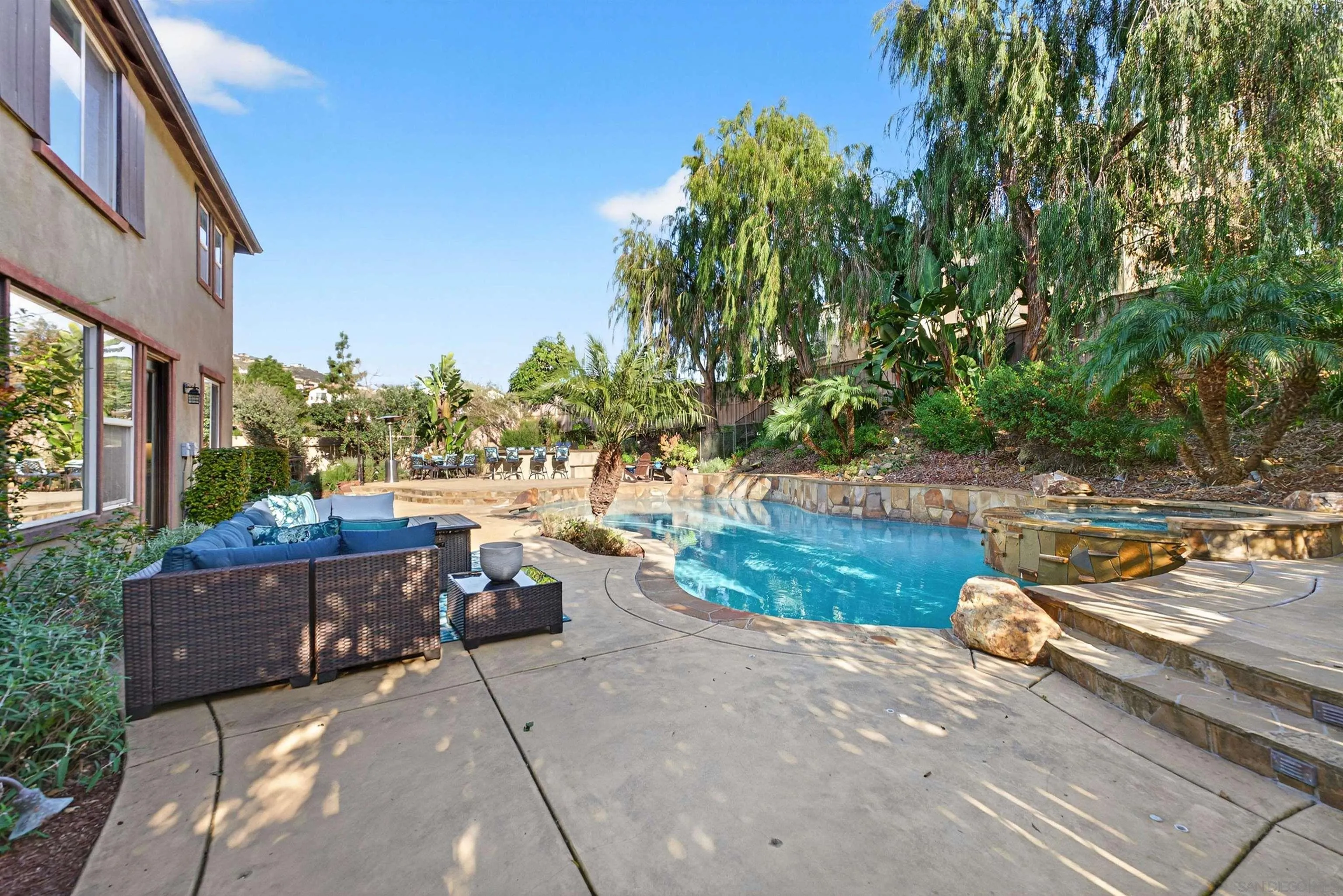 https://cdn.realtyfeed.com/cdn/127/260005825/0f87faa6f9fe1d7b272face0208b32bb.webp