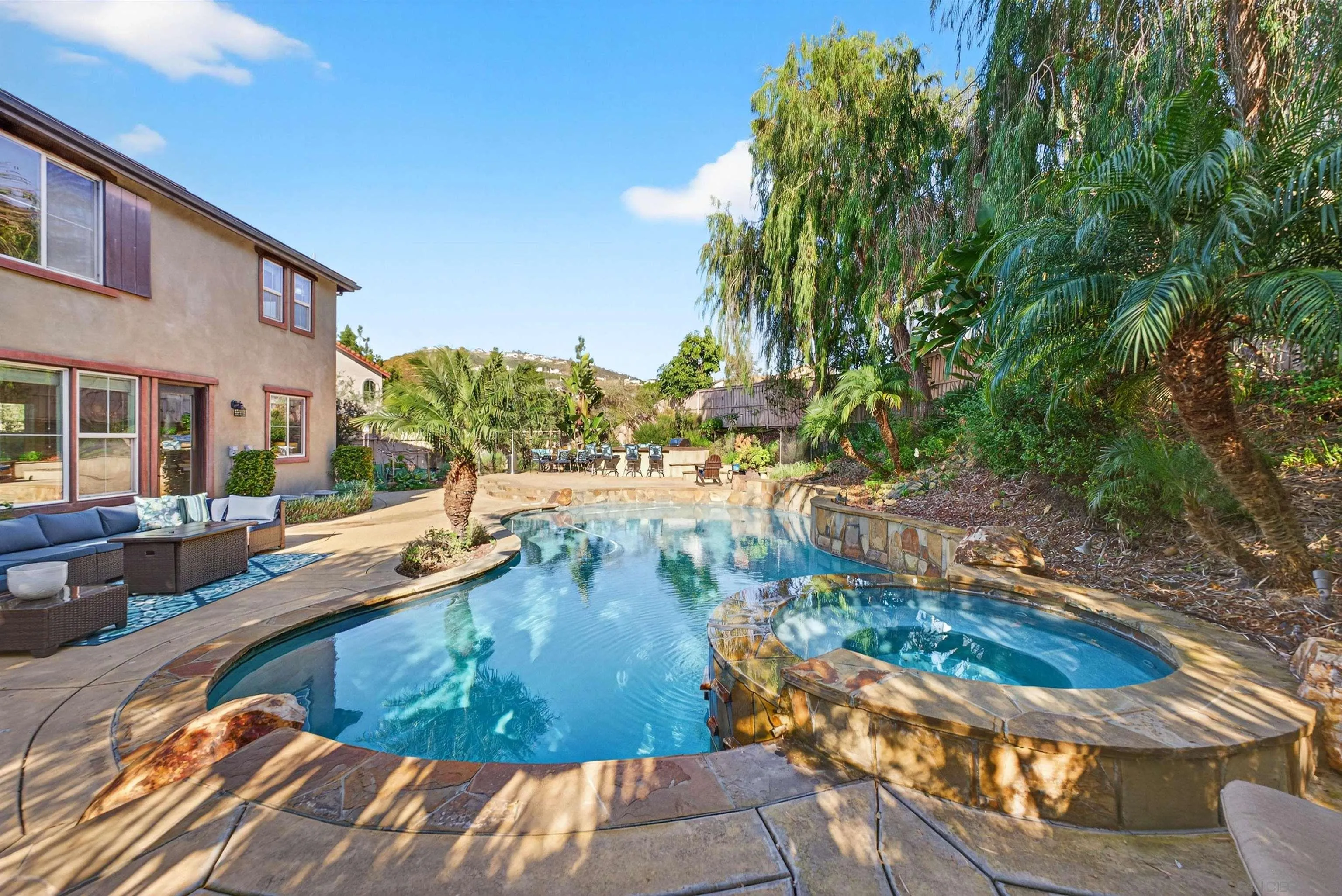 https://cdn.realtyfeed.com/cdn/127/260005825/29daee884f02e8452f7dfd925e6df211.webp