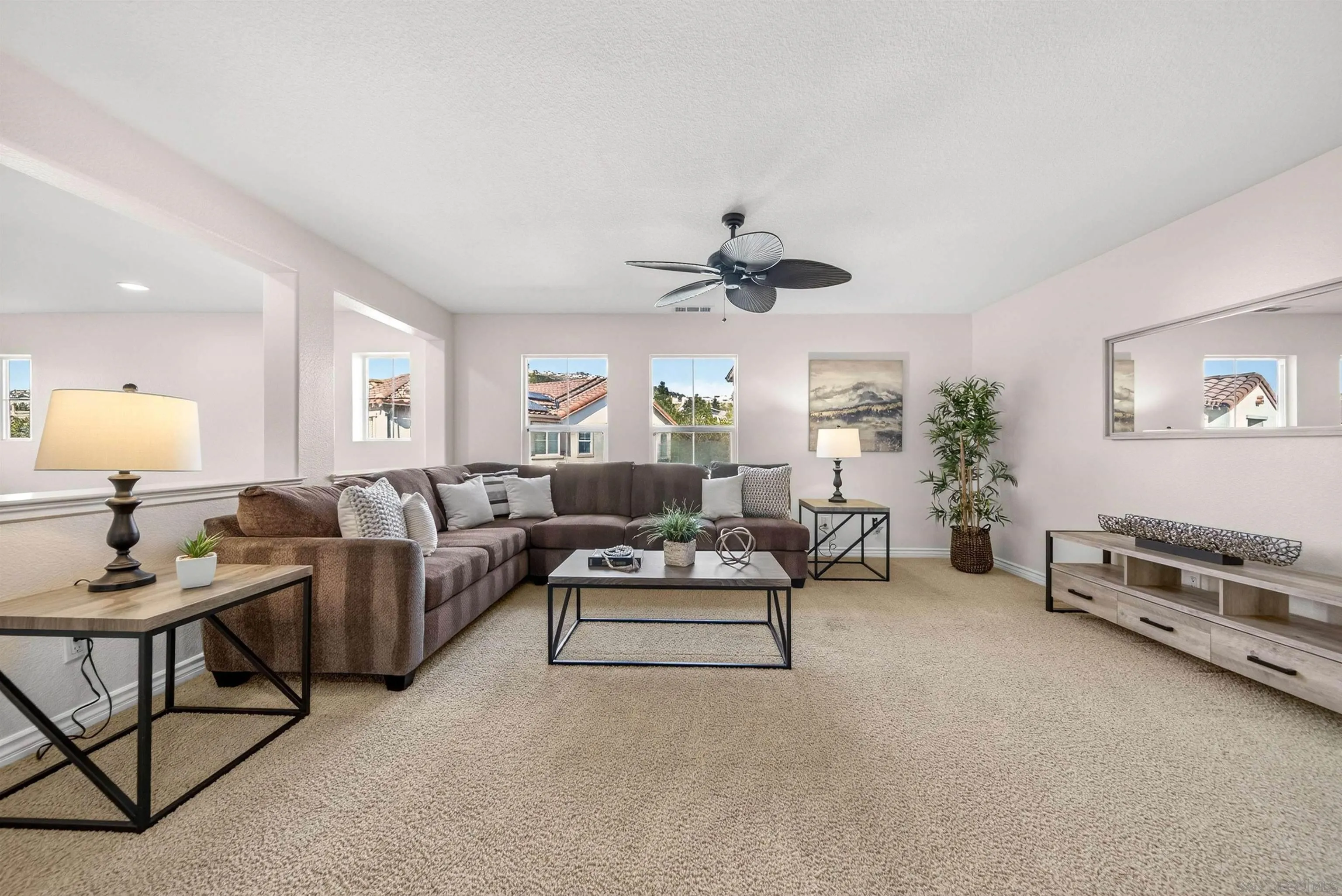 https://cdn.realtyfeed.com/cdn/127/260005825/500fe482e85bac0f4f00678505bfb881.webp