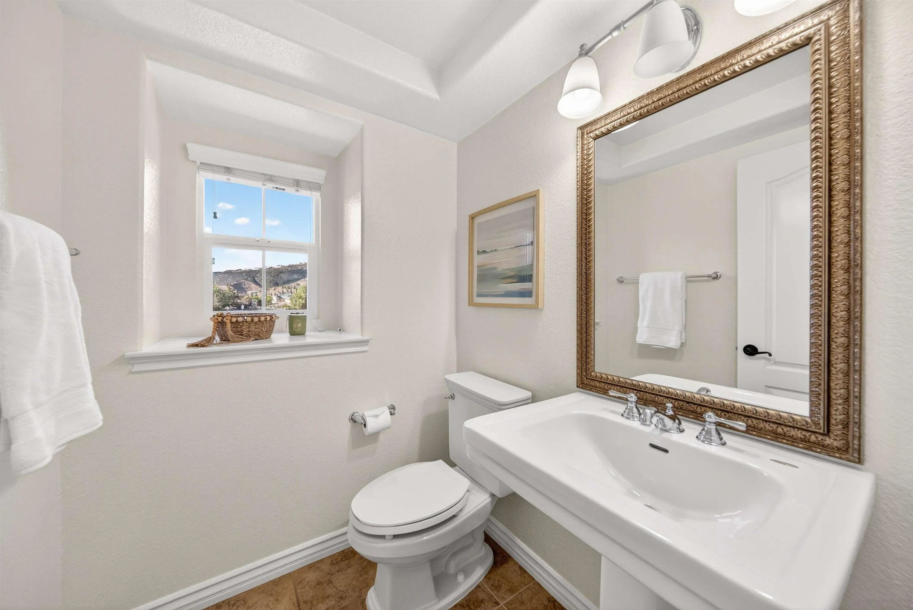 https://cdn.realtyfeed.com/cdn/127/260005825/945b91d5b328461f4d5b32a7cde01d31.webp
