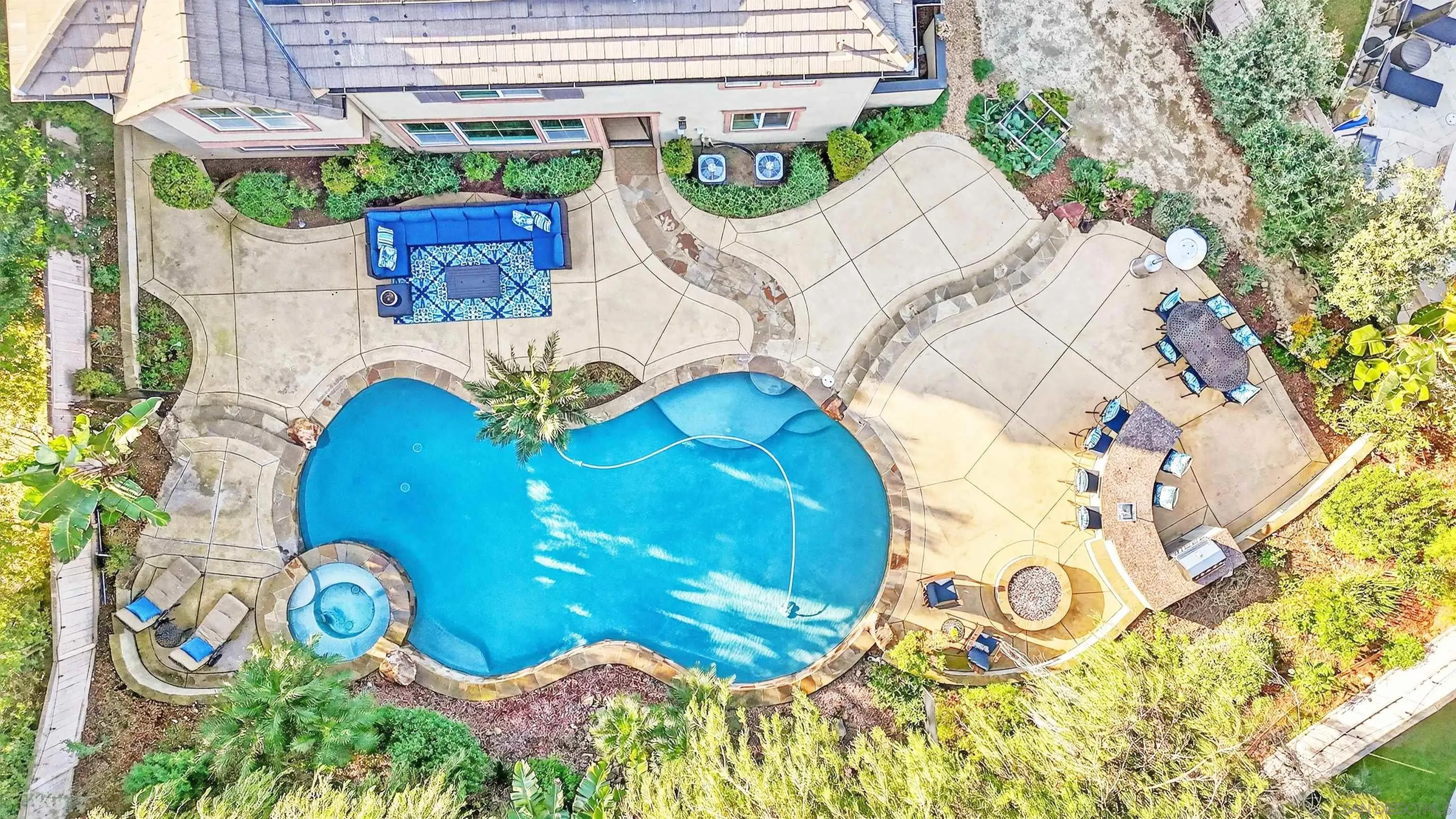 https://cdn.realtyfeed.com/cdn/127/260005825/d069e286cb223182646e18ee7f771d15.webp
