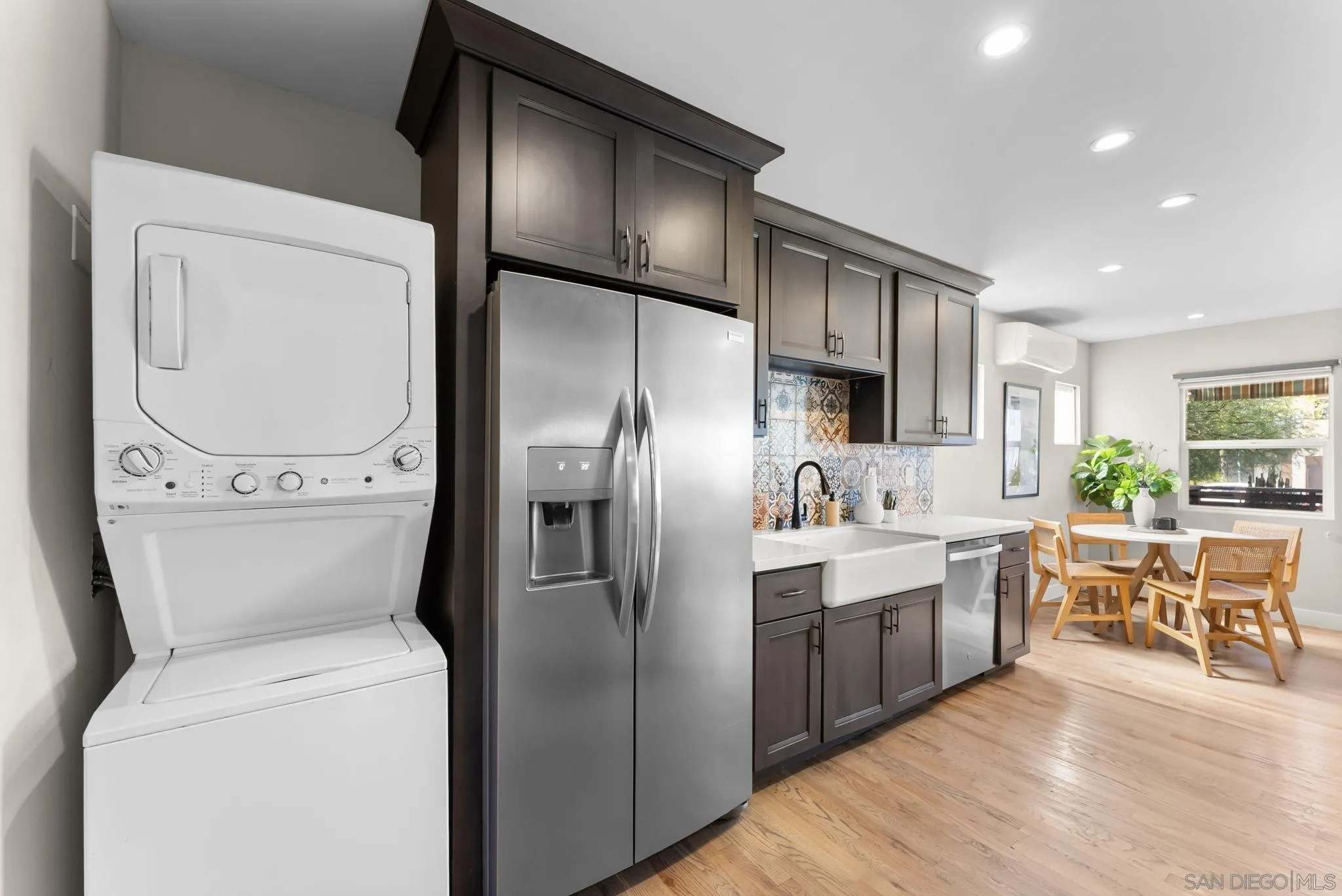 https://cdn.realtyfeed.com/cdn/127/260005829/67bff75deb97e6097d5ed33ec565cc80.webp