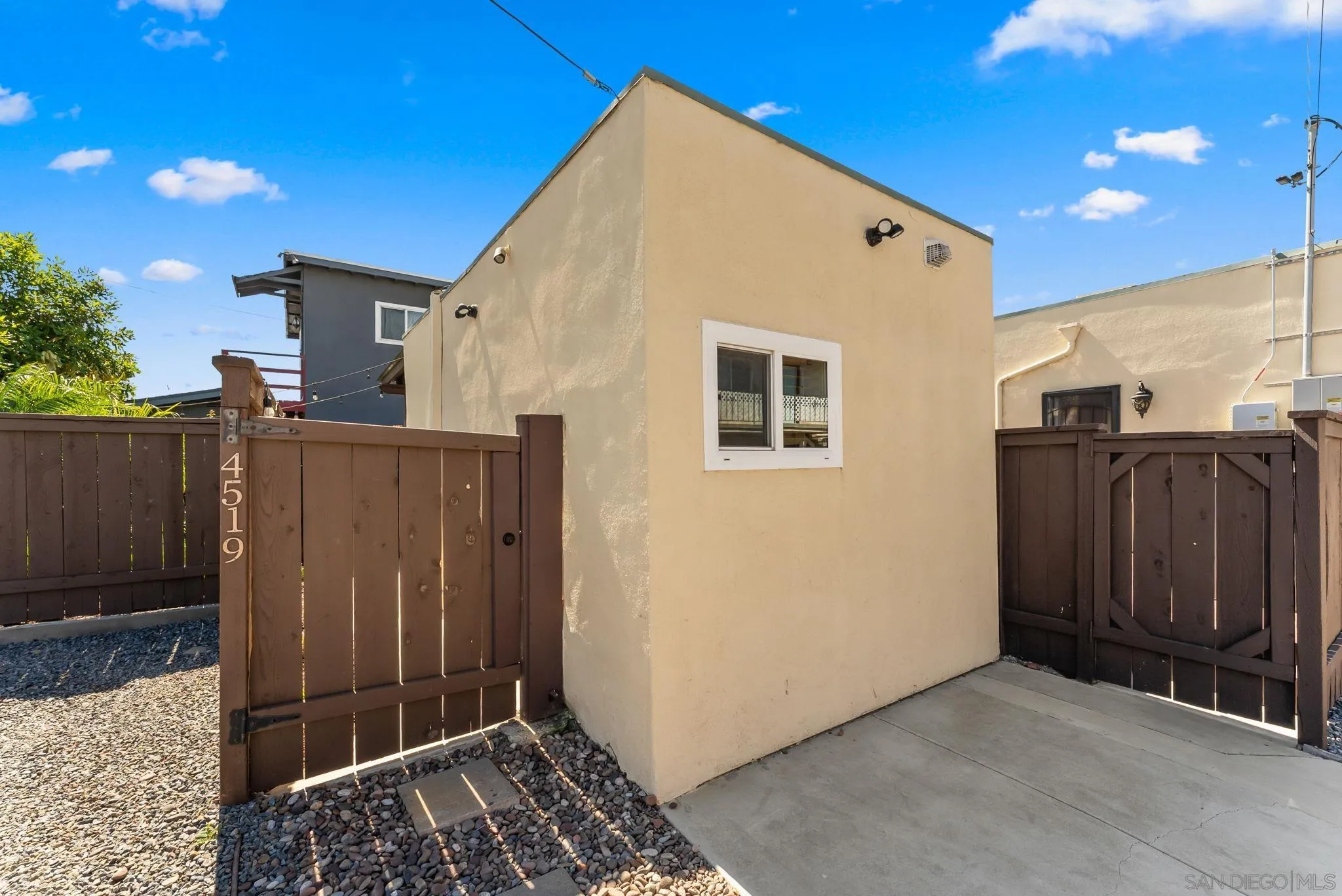 https://cdn.realtyfeed.com/cdn/127/260005829/df0d15ff10aa18717412ee82d60116dc.webp