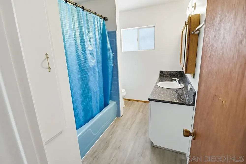 https://cdn.realtyfeed.com/cdn/127/260005830/43692f0e3dbcc4030106105498f8c431.webp