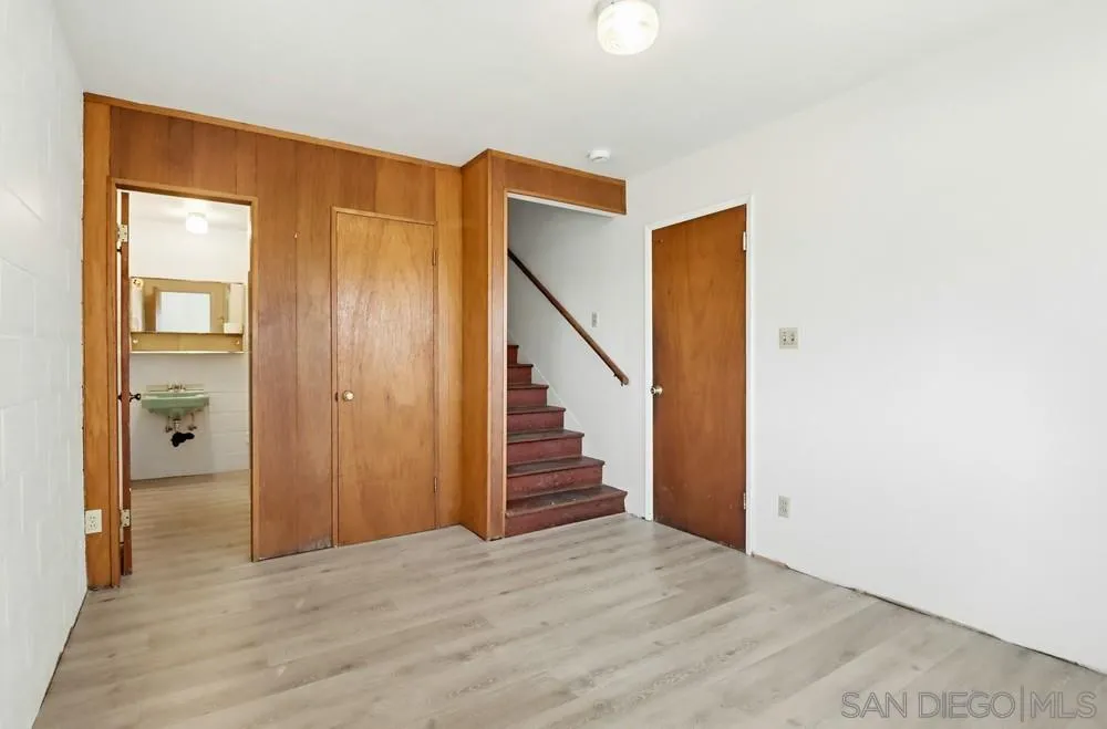 https://cdn.realtyfeed.com/cdn/127/260005830/7cf6d5438309218a31316748ec5a9535.webp