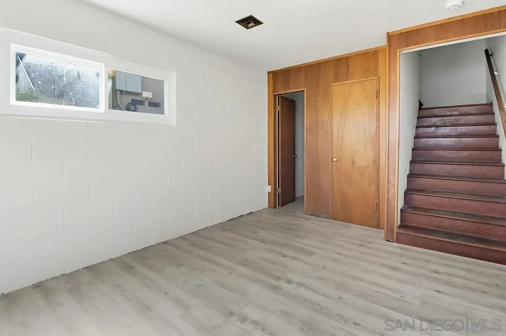 https://cdn.realtyfeed.com/cdn/127/260005830/df93d0a2a3e03cbb8be69df94c31f73b.webp