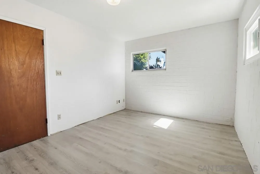 https://cdn.realtyfeed.com/cdn/127/260005830/fd14d55197001389c396886ca5b3752f.webp