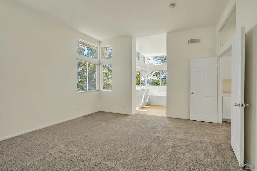 1674 W 11th Ave, Escondido, CA 92029