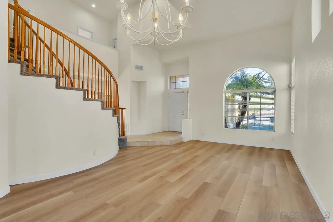 1674 W 11th Ave, Escondido, CA 92029