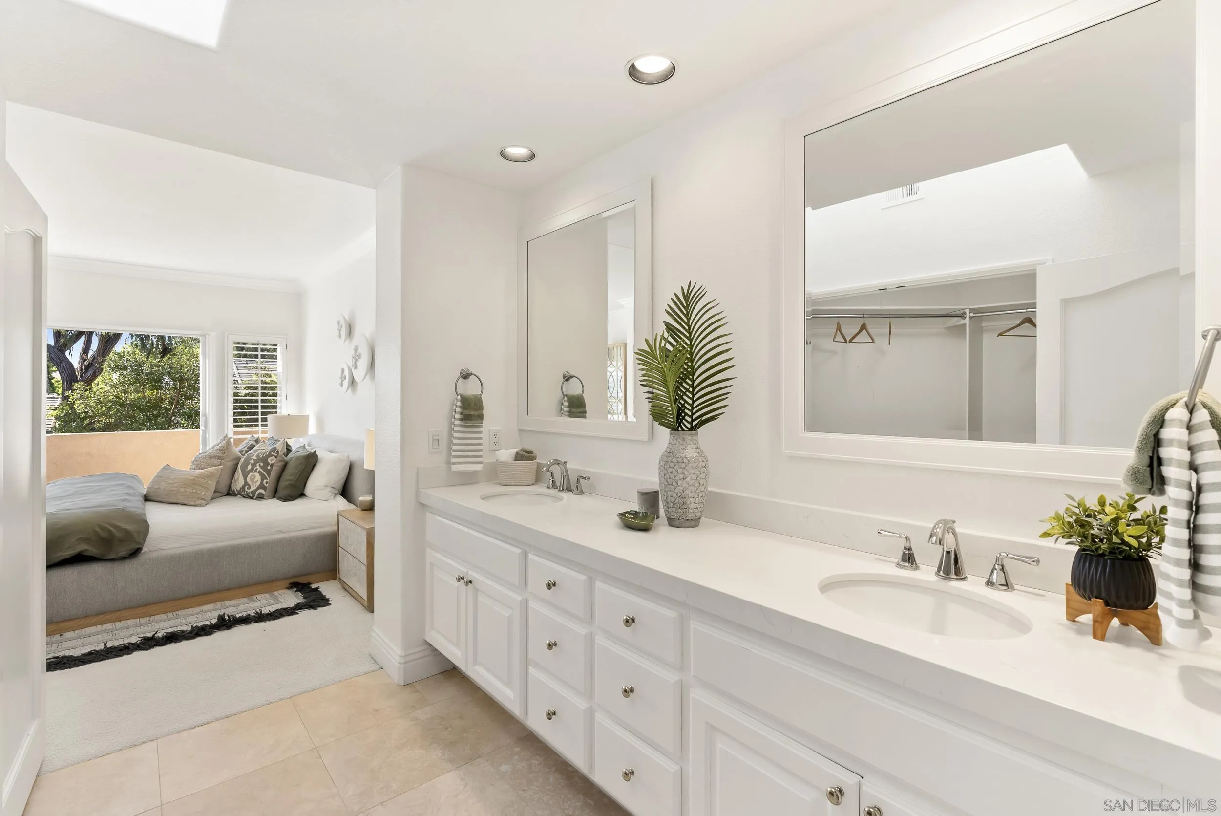 https://cdn.realtyfeed.com/cdn/127/260005845/2ad33d199c51615d53e40af18f67ace3.webp