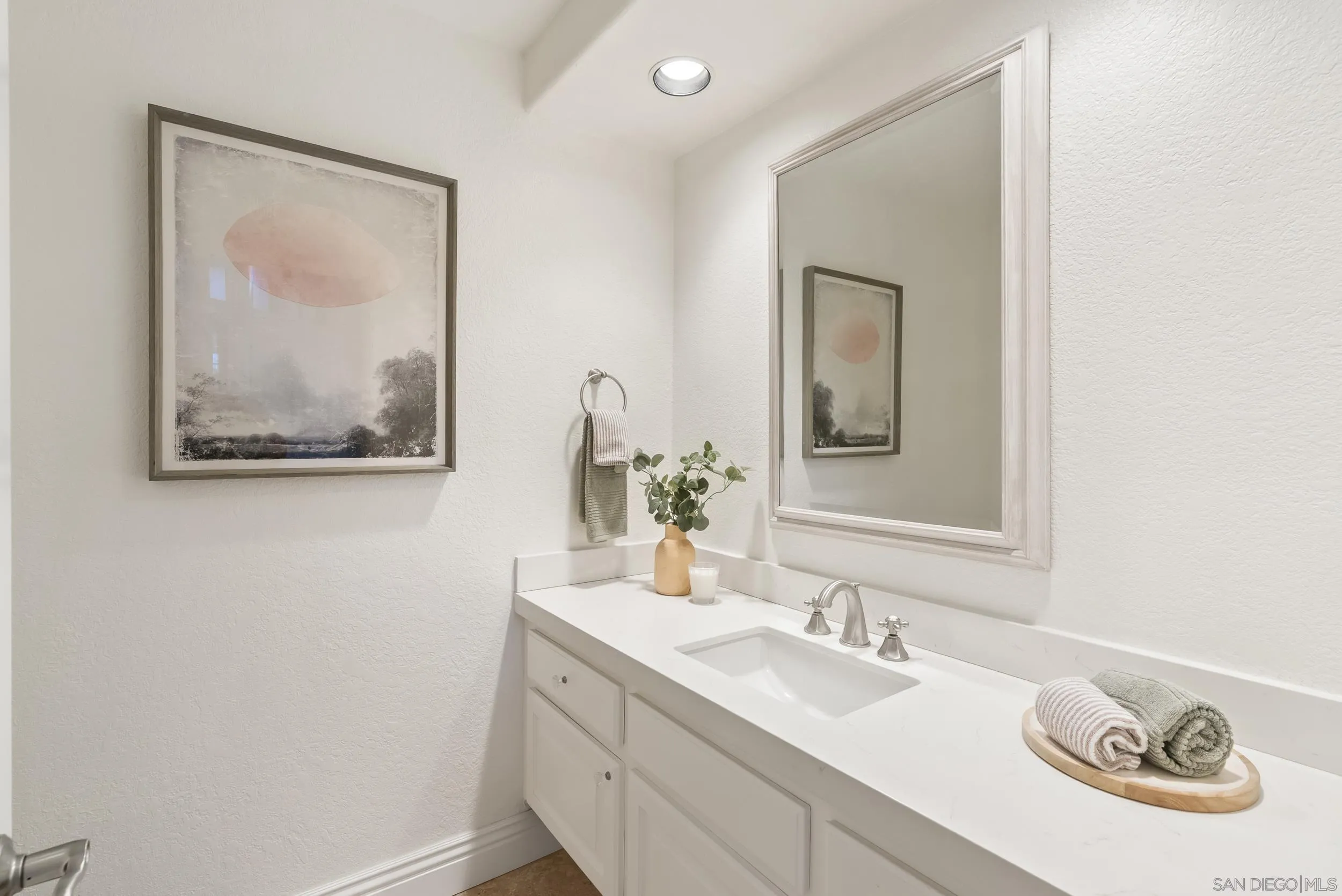 https://cdn.realtyfeed.com/cdn/127/260005845/36ad8e8a6a0a4d1bf4023a1042edab8e.webp