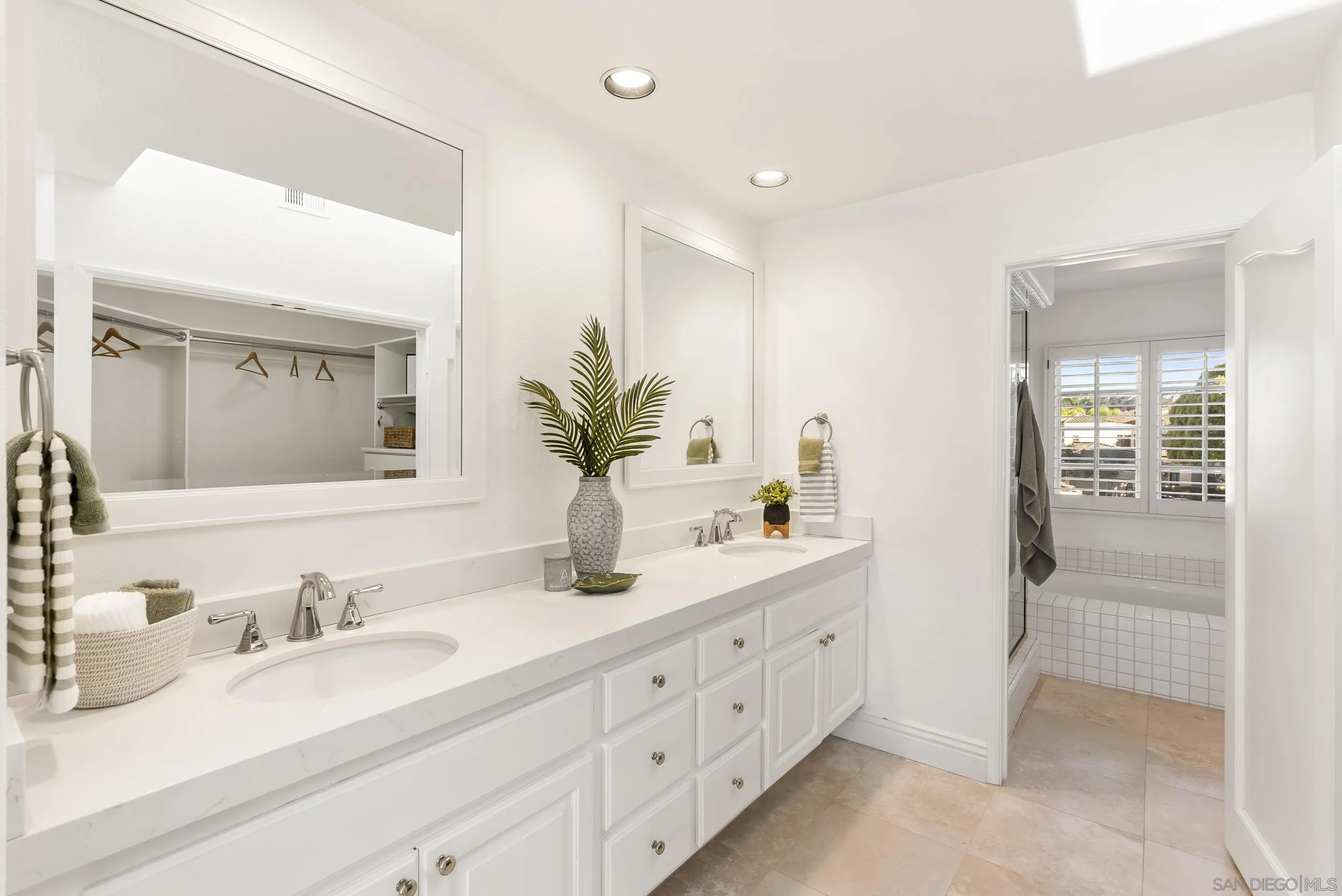 https://cdn.realtyfeed.com/cdn/127/260005845/3c0f4eb26a9c17db125122aefebe1fc4.webp