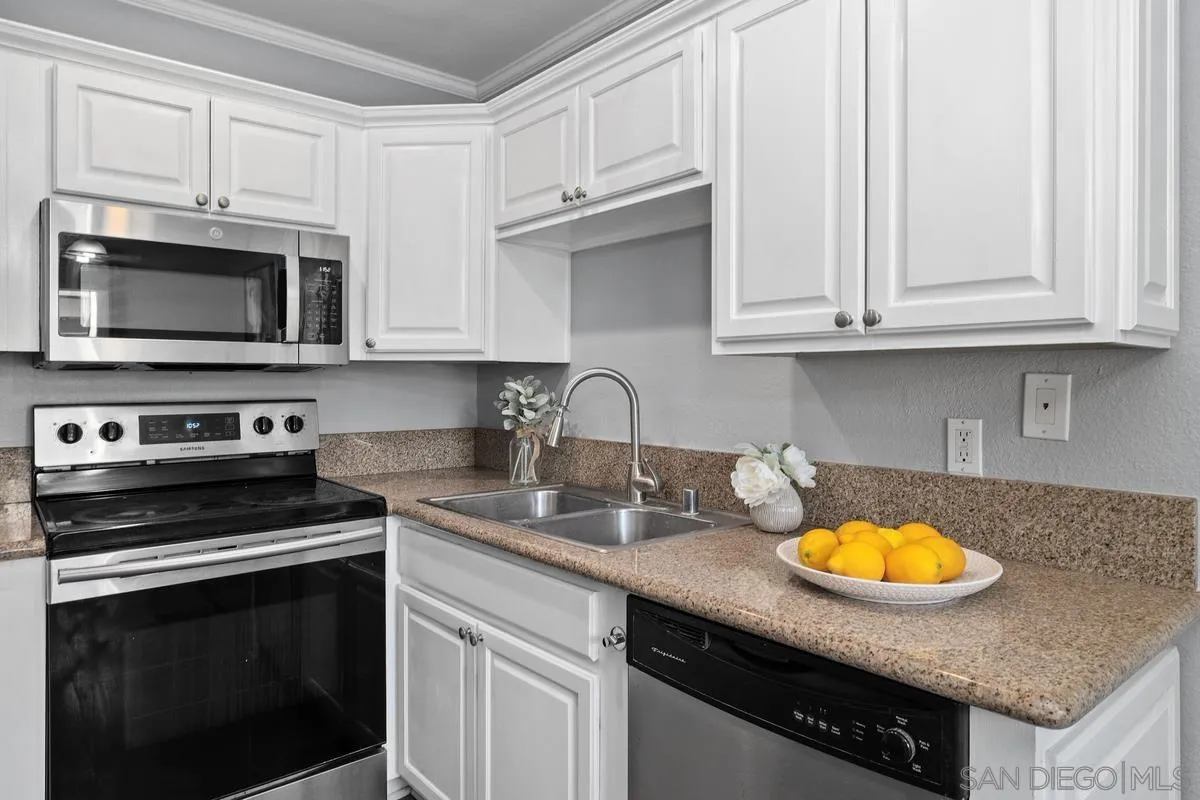 Photo #7: 260005847 Listing: Photo #7