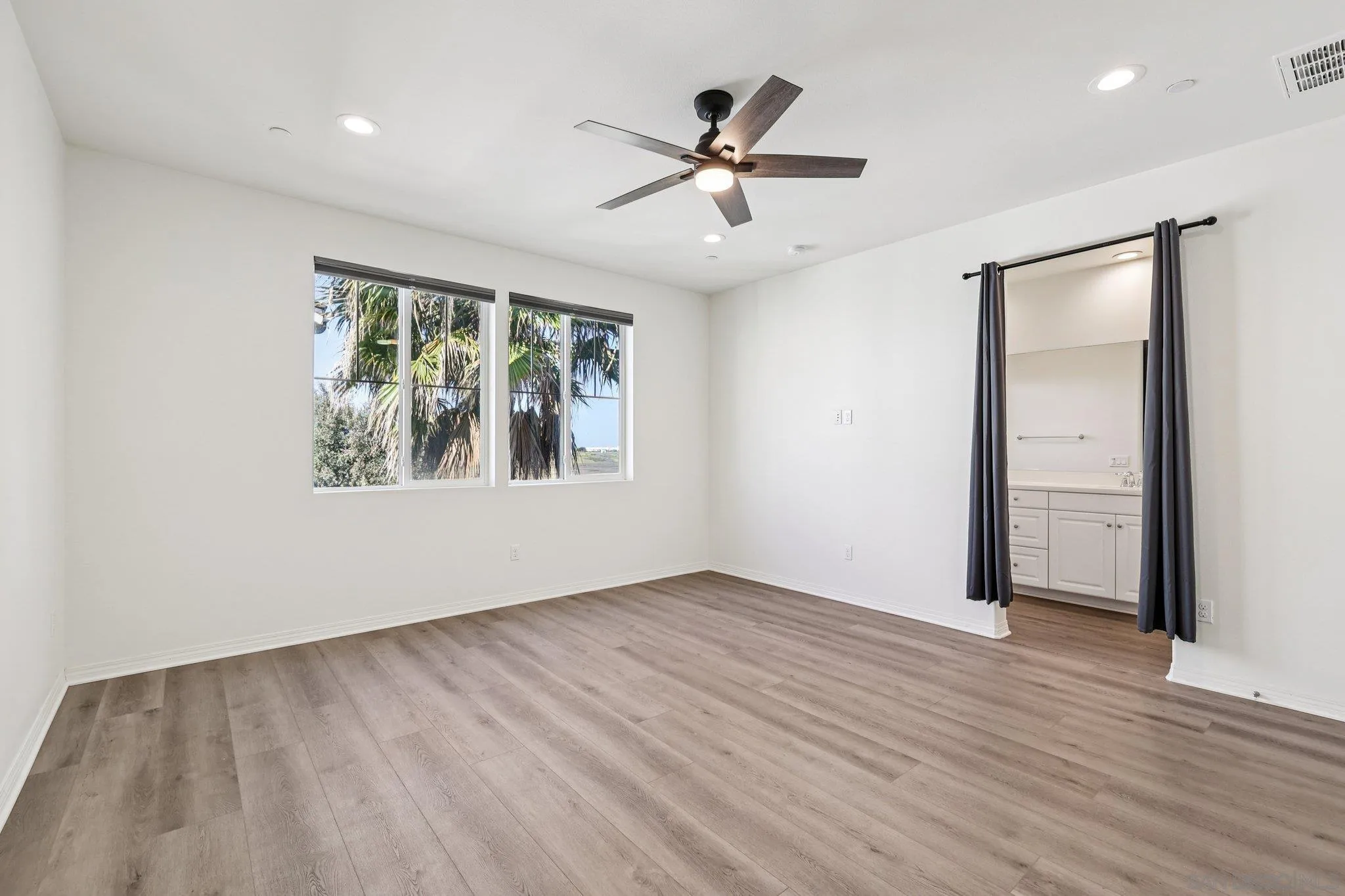Photo #31: 260005848 Listing: Photo #31
