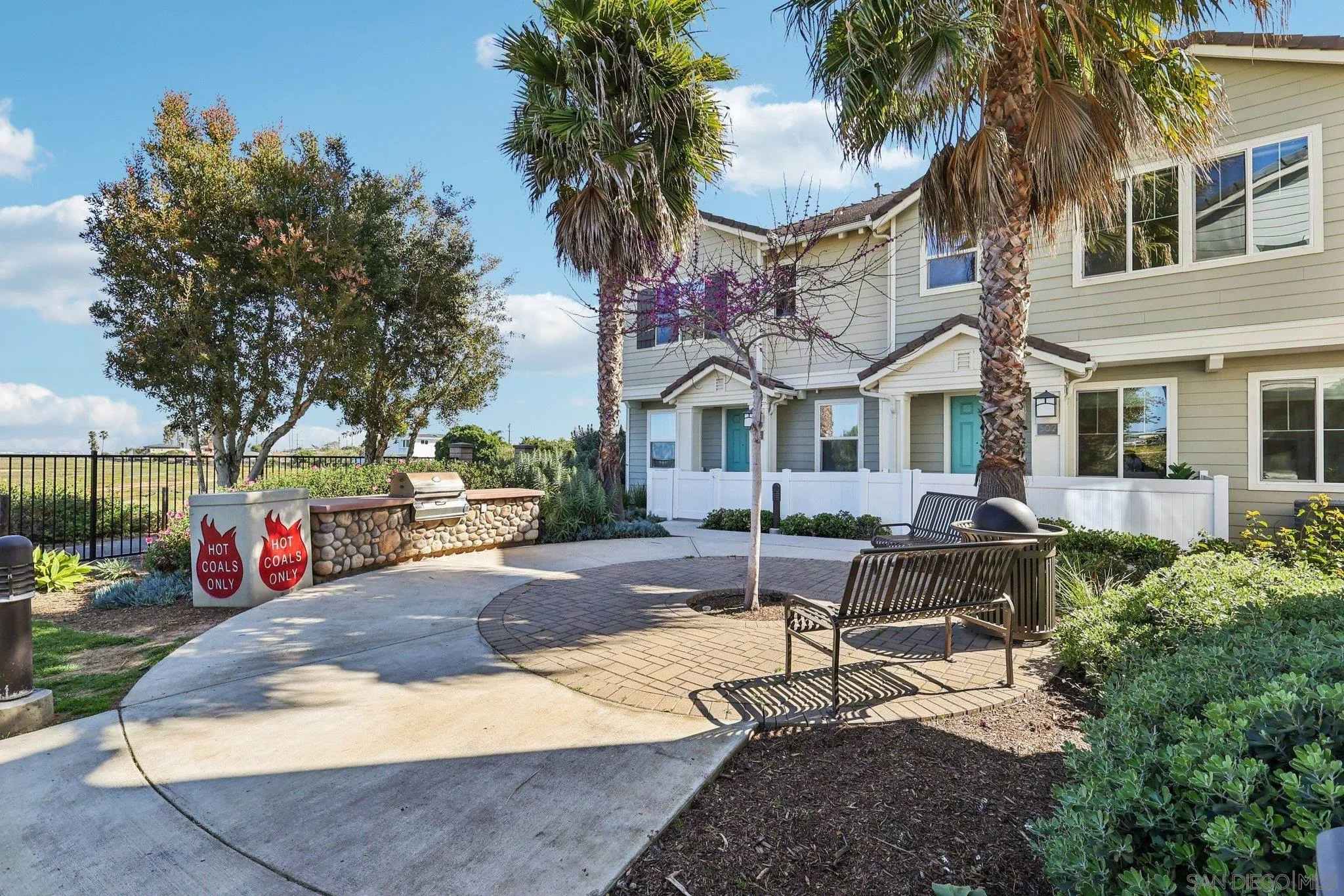 https://cdn.realtyfeed.com/cdn/127/260005848/dc1b32b0dda69c64eff4141e83d33ef5.webp
