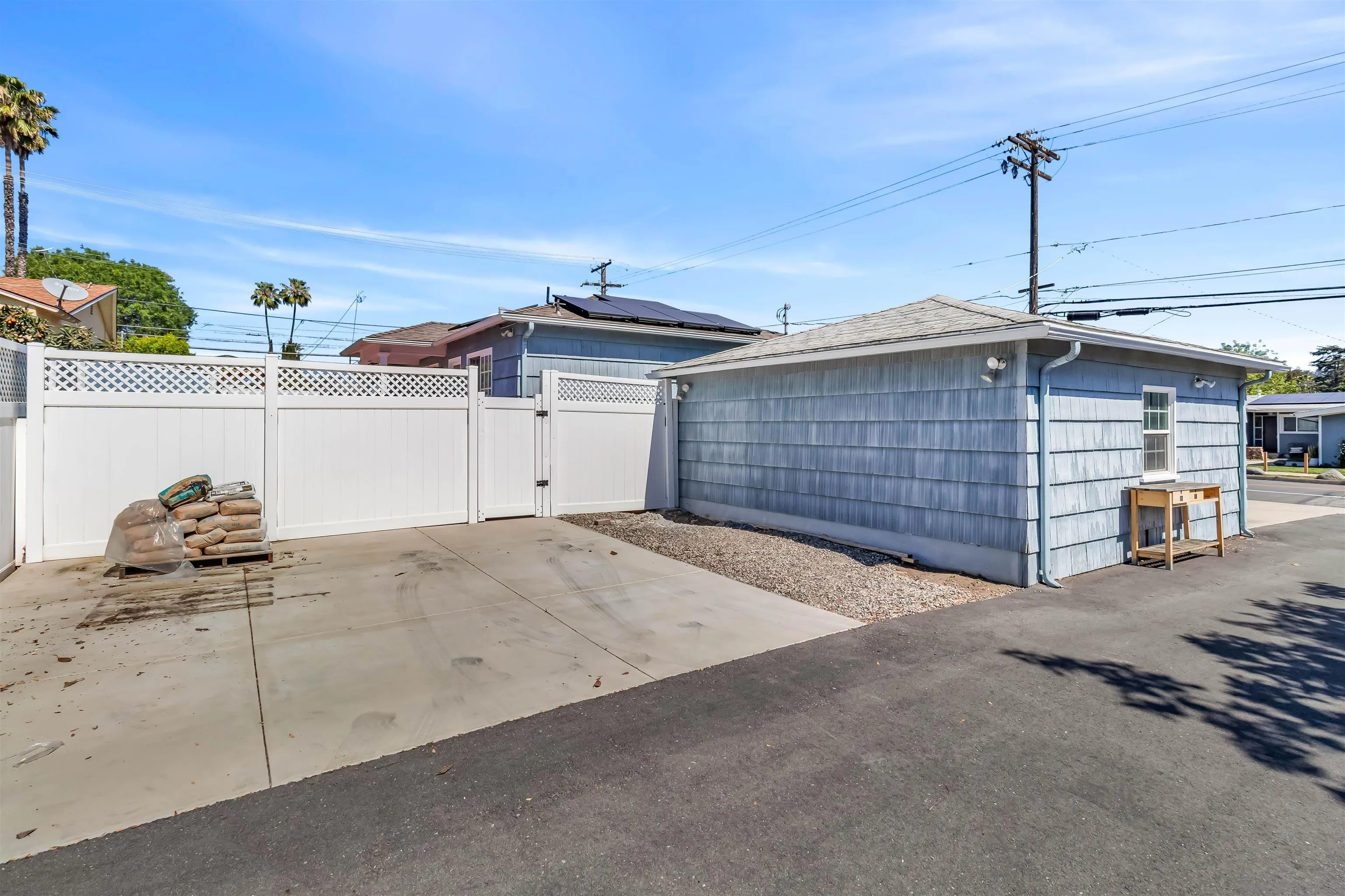 https://cdn.realtyfeed.com/cdn/127/260005853/2e13f1f0dbb4b924349ff1762ba3adec.webp