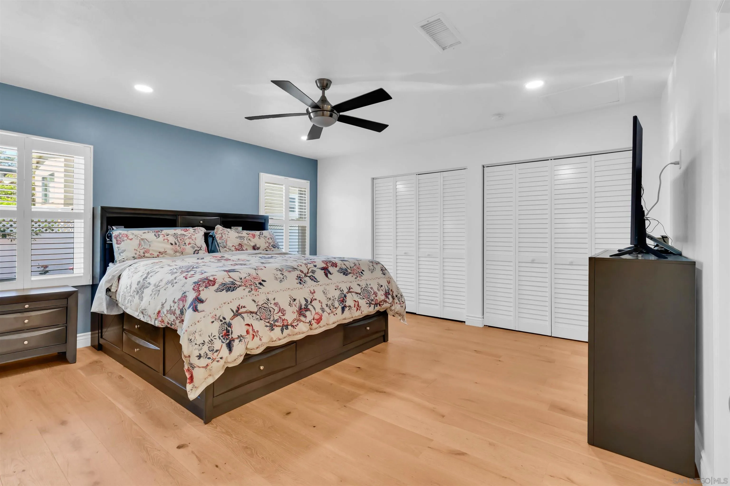 https://cdn.realtyfeed.com/cdn/127/260005853/7c126eb226ca44221617f31440ba895c.webp
