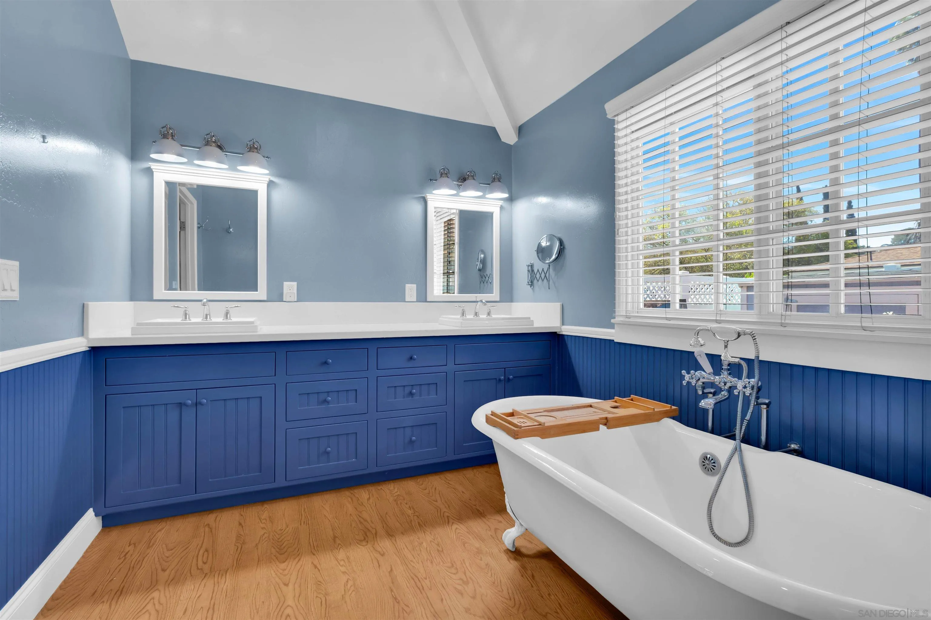 https://cdn.realtyfeed.com/cdn/127/260005853/a6a22a37589a589e4647eecb56f8c1bd.webp