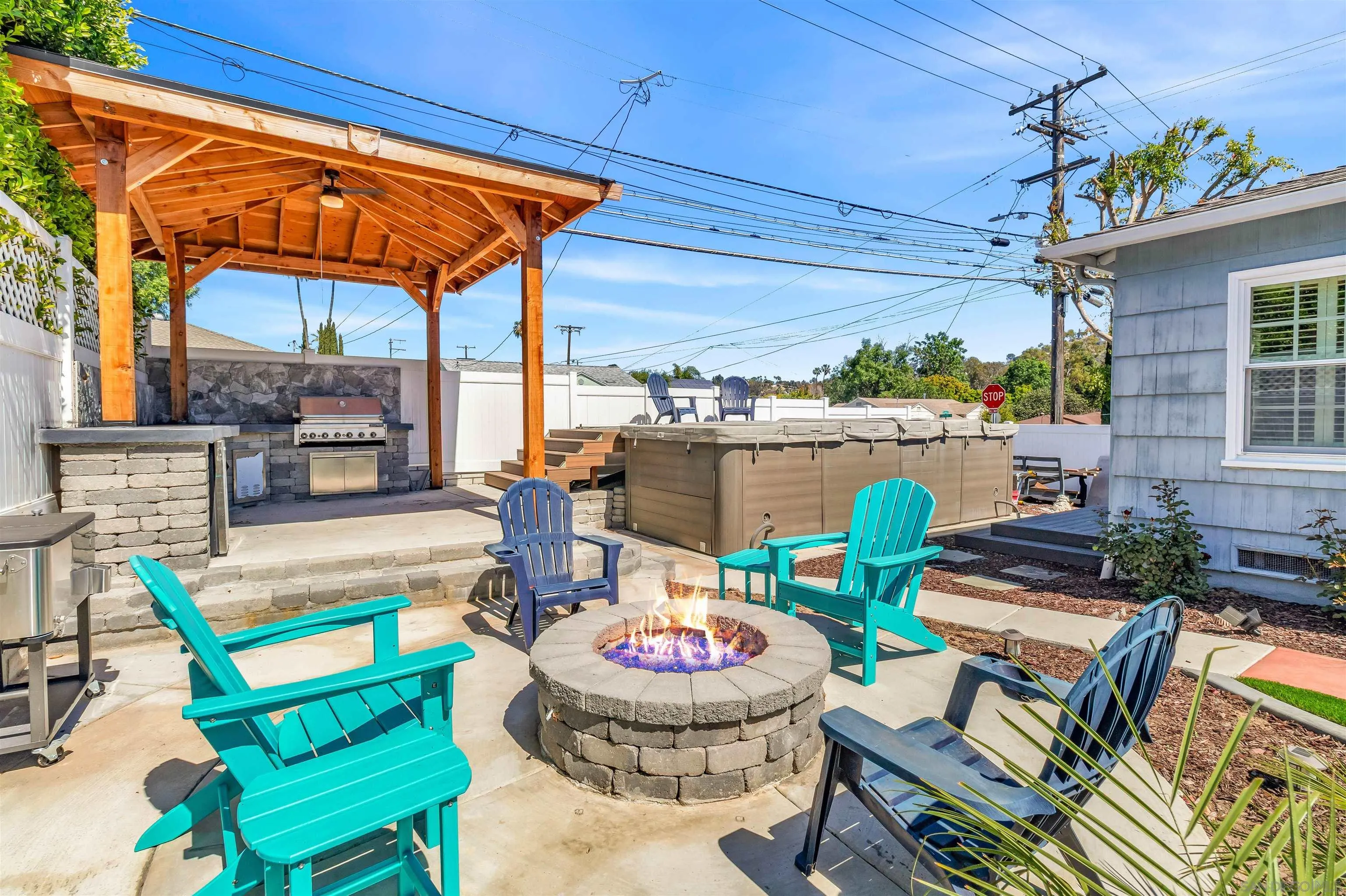 https://cdn.realtyfeed.com/cdn/127/260005853/c13b6abbc67430061f7d03b432fc130a.webp