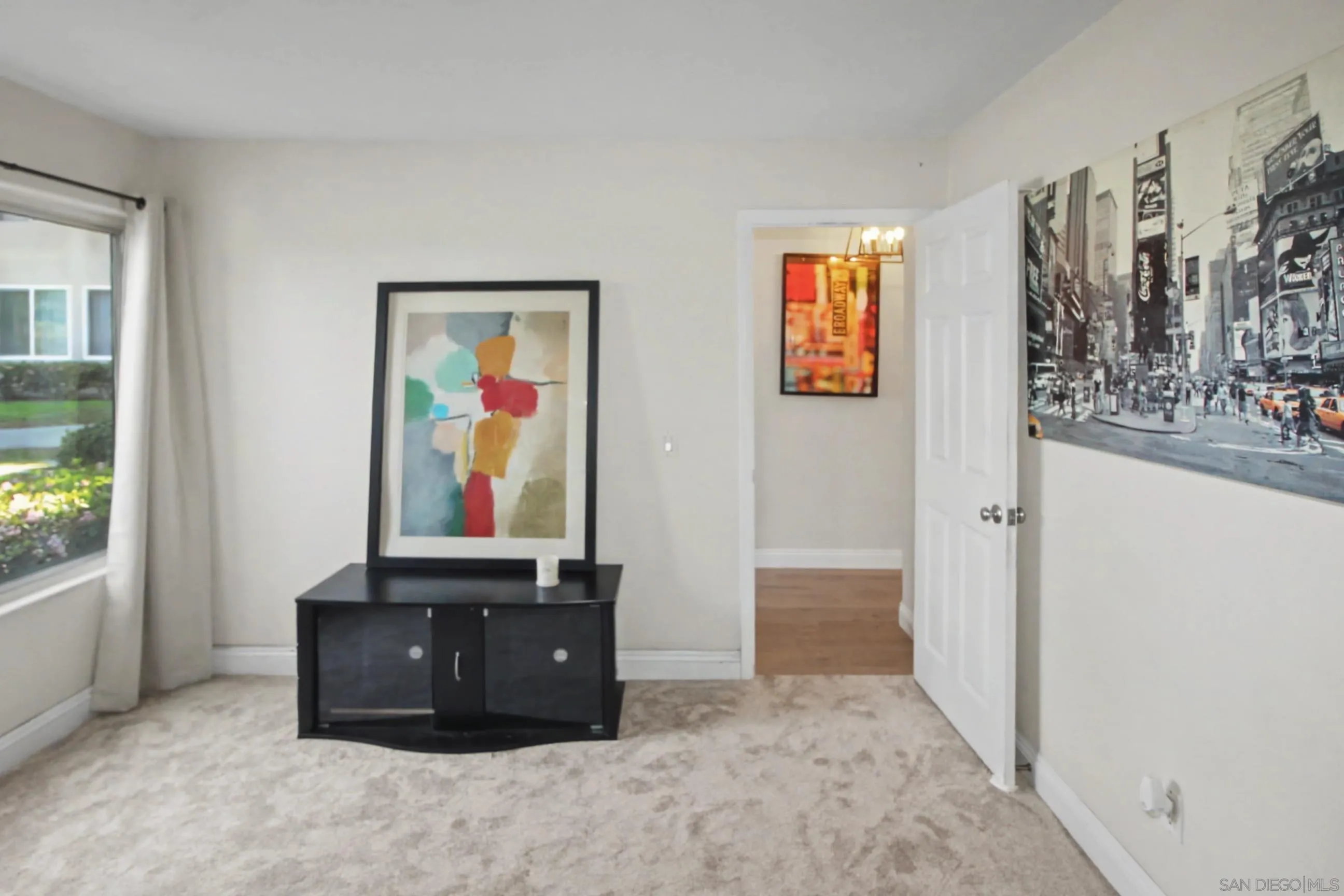 https://cdn.realtyfeed.com/cdn/127/260005855/011e7edfc00ae34e590b28a5480e5535.webp