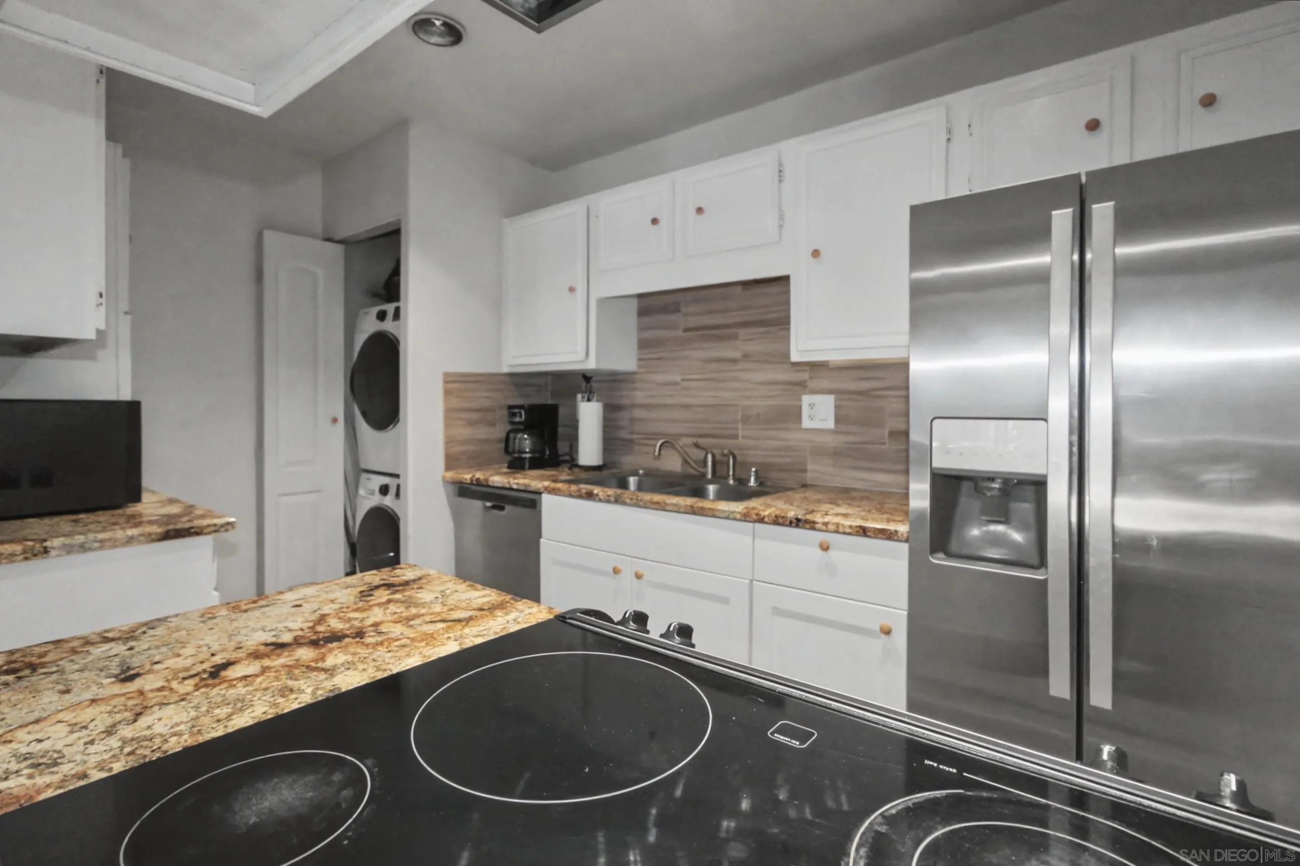 https://cdn.realtyfeed.com/cdn/127/260005855/04bdd9bed37aee4f3c518770017192dd.webp