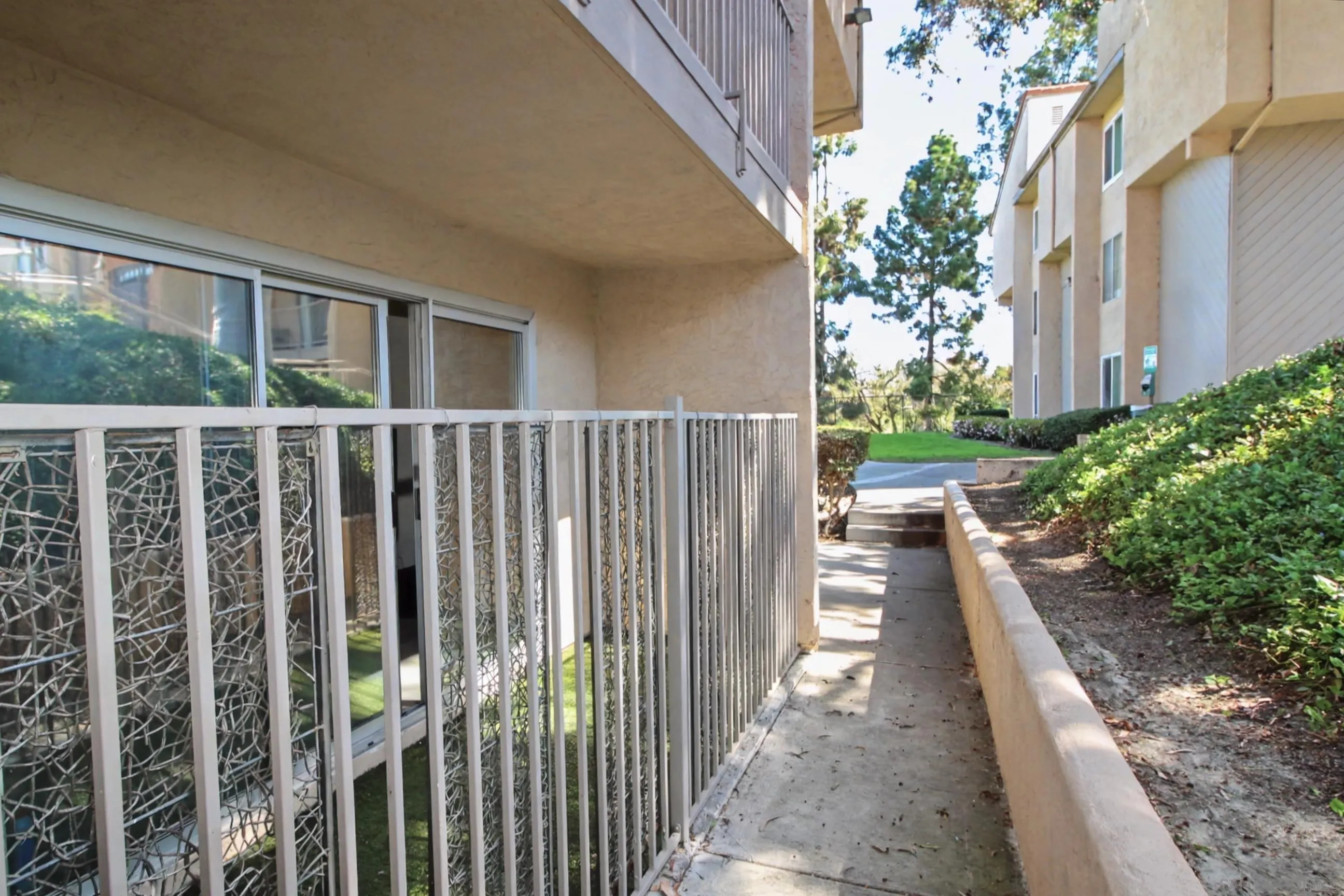 https://cdn.realtyfeed.com/cdn/127/260005855/2b75ee5335444fe22ec704a4fe4df59c.webp