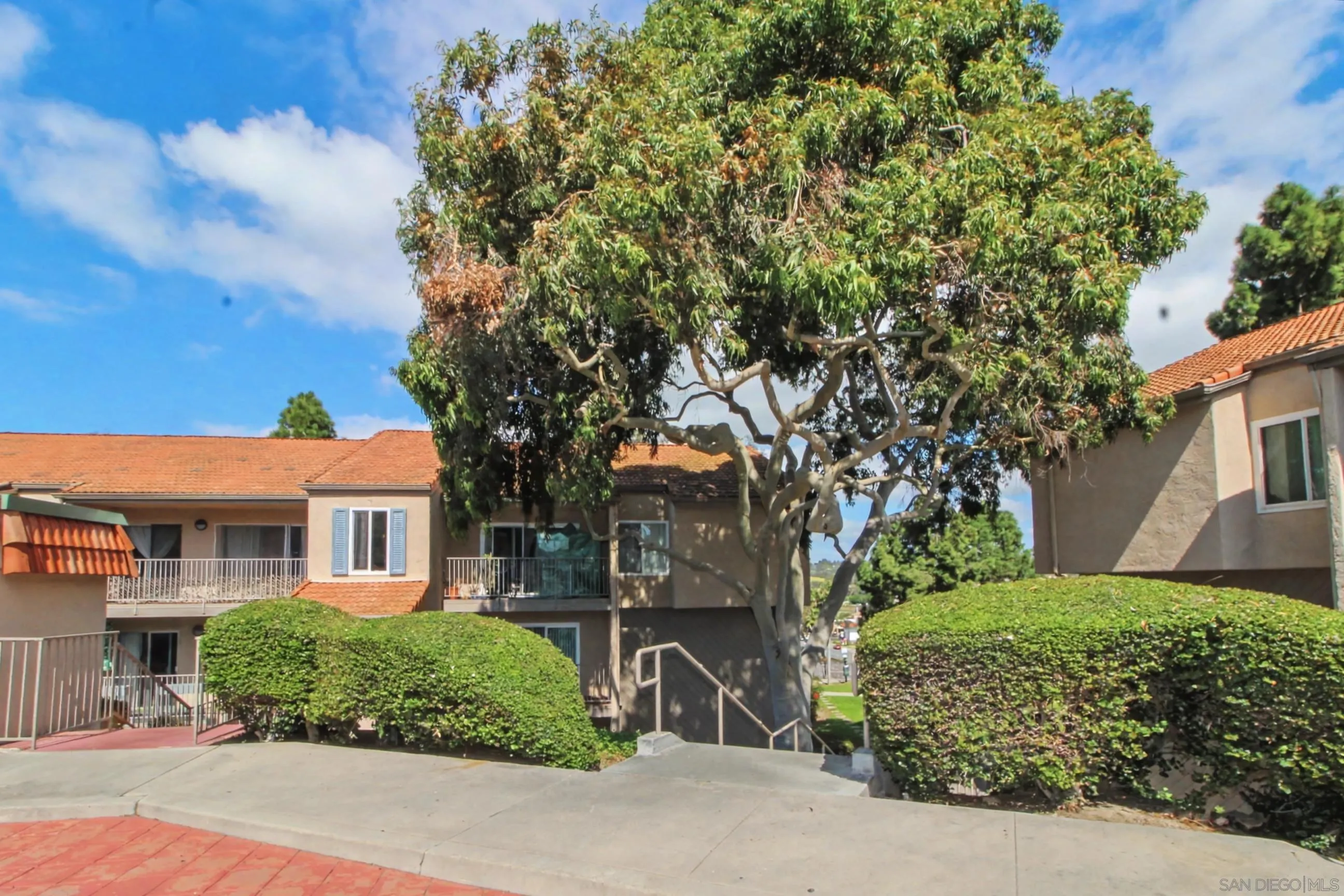 https://cdn.realtyfeed.com/cdn/127/260005855/7e6dfc58ad03df7234e240ea6126b659.webp