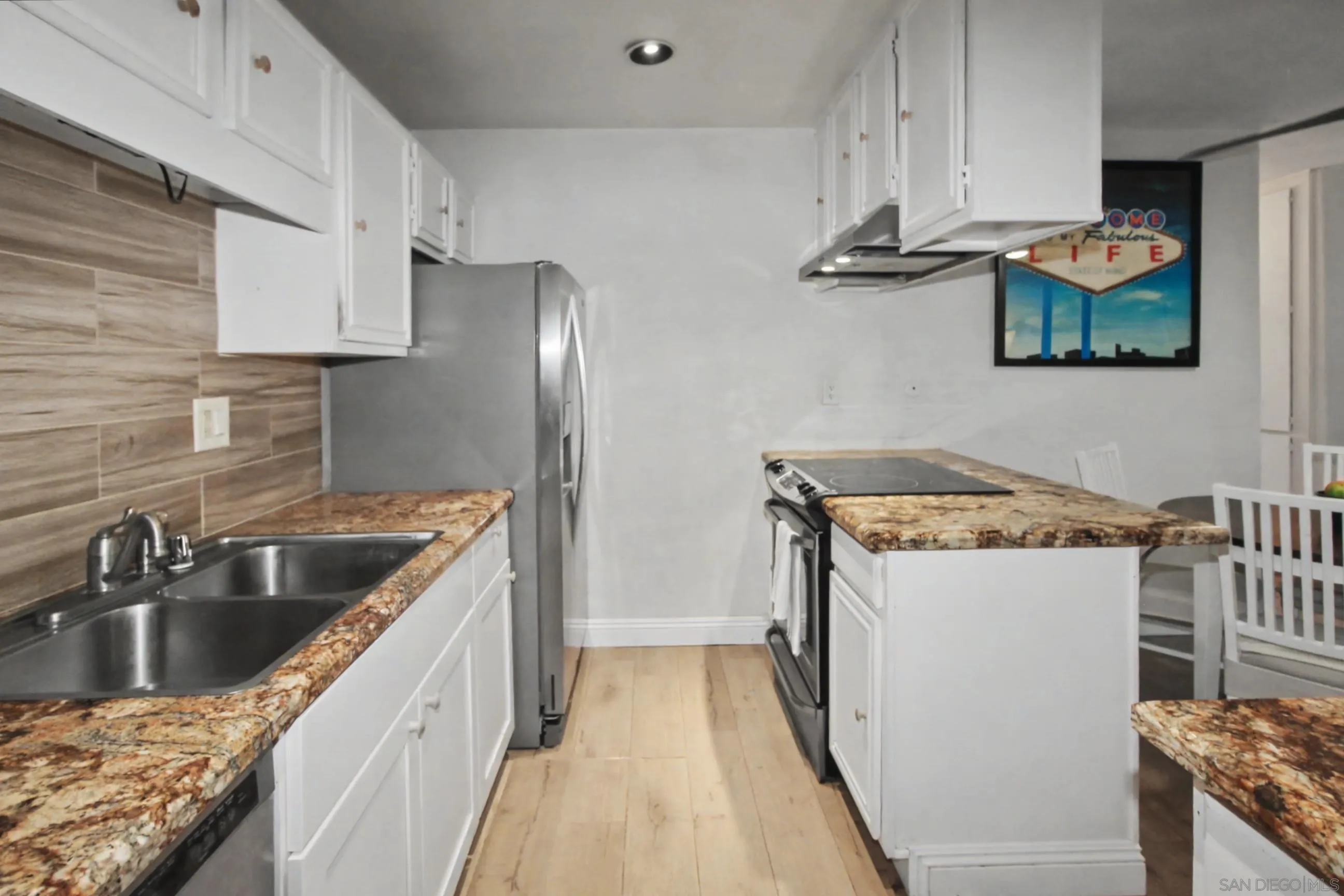 https://cdn.realtyfeed.com/cdn/127/260005855/bf839ce3d8d1b742cd8c3777f7fd9e9e.webp