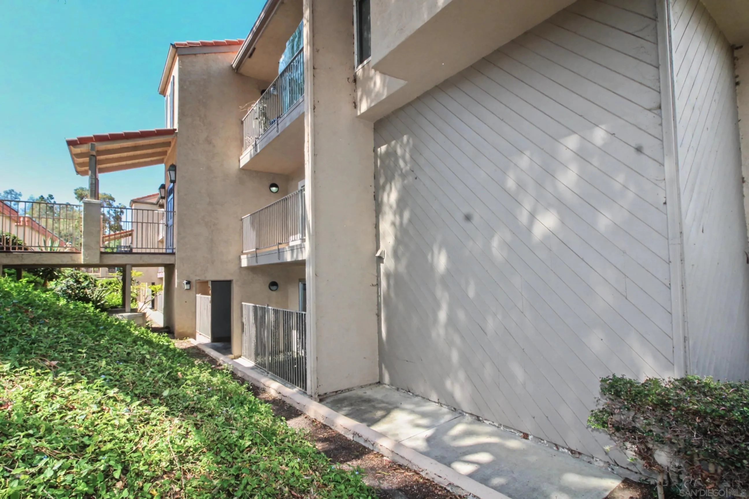https://cdn.realtyfeed.com/cdn/127/260005855/f96233c27084c29b316f421d909d3a81.webp