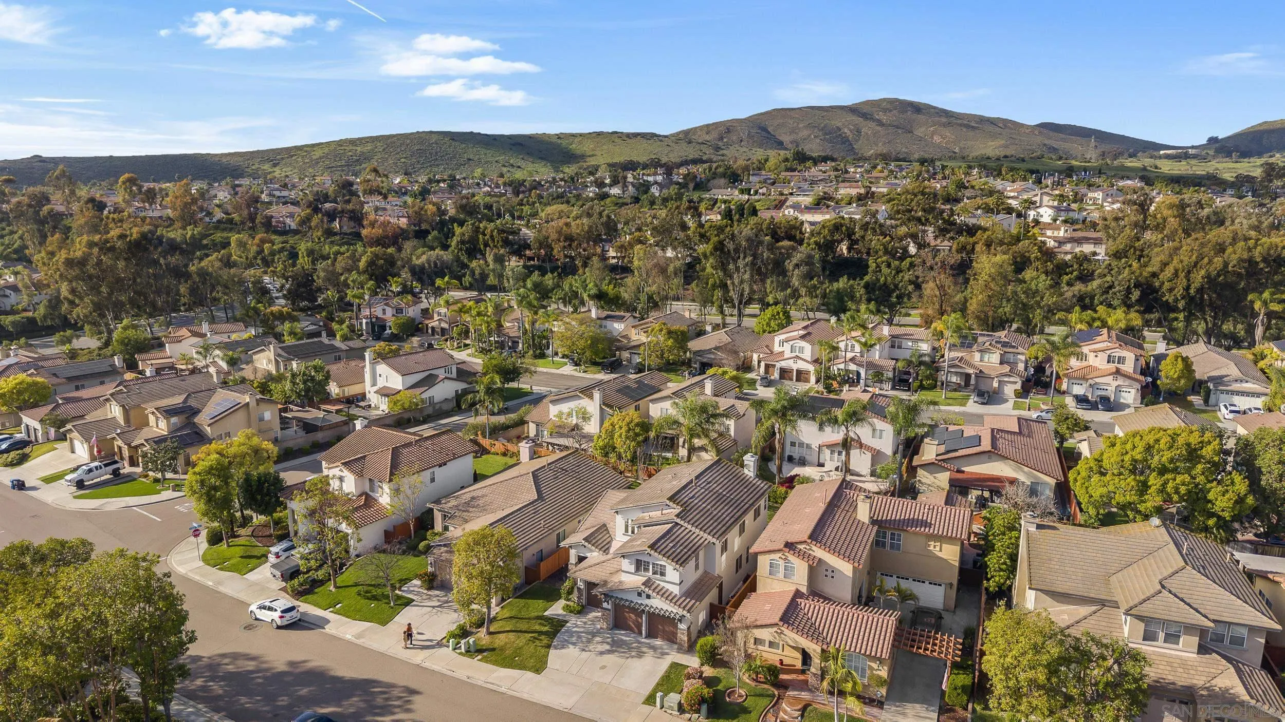https://cdn.realtyfeed.com/cdn/127/260005856/02c4b017e0967cc5b231db283781b0de.webp