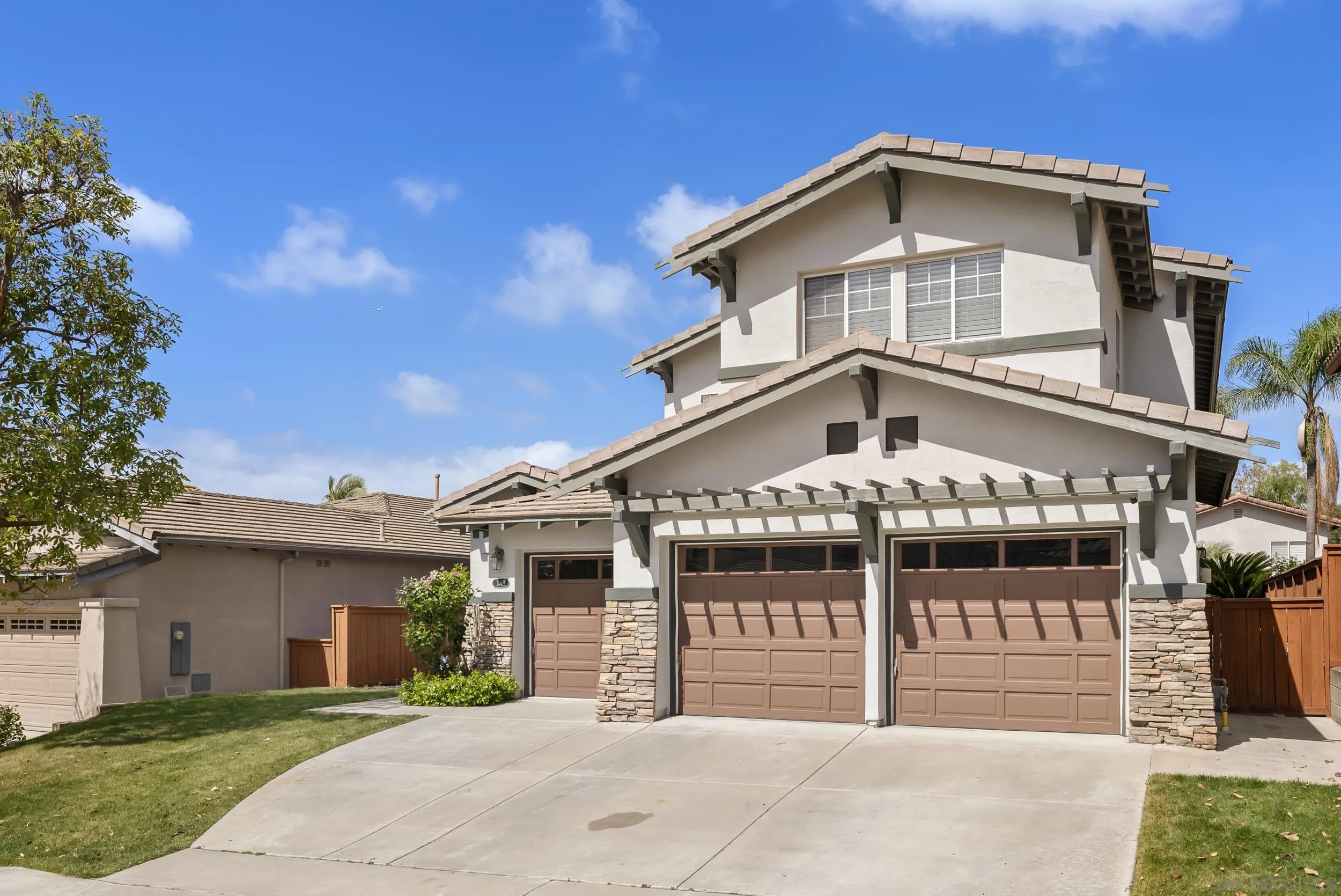 https://cdn.realtyfeed.com/cdn/127/260005856/4625f68227fd996730d2ff48c7ba1236.webp