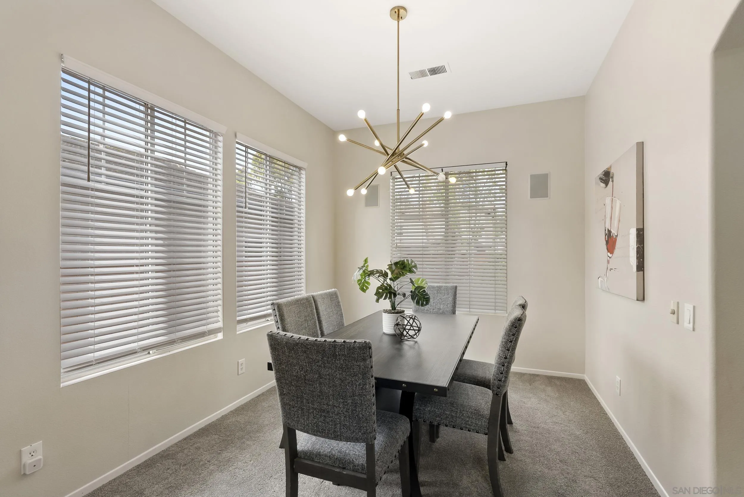https://cdn.realtyfeed.com/cdn/127/260005856/63bacfa82934a88ca87834609c4f771d.webp