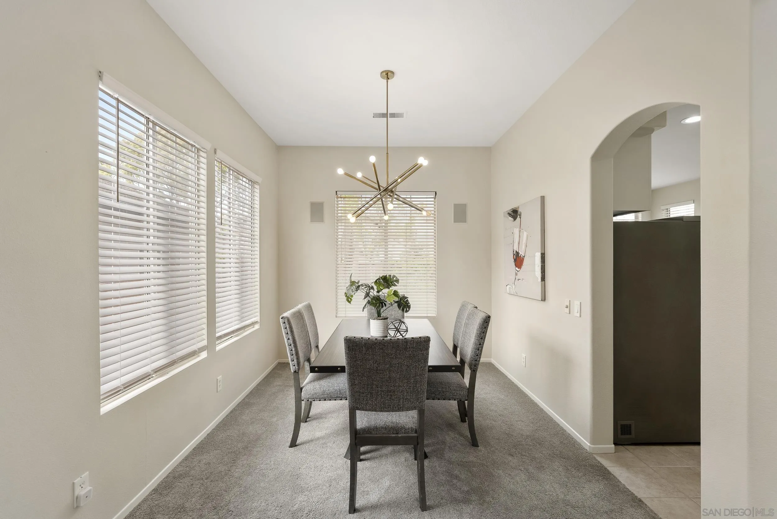 https://cdn.realtyfeed.com/cdn/127/260005856/aaaf8783f5374c072ee49d85e70b8d4b.webp