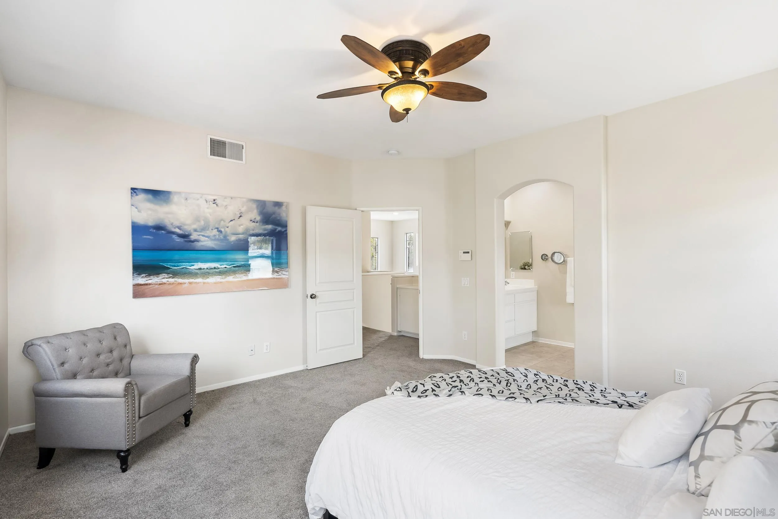 https://cdn.realtyfeed.com/cdn/127/260005856/c6e3b1012d9f7174209bdf1a9bccab11.webp