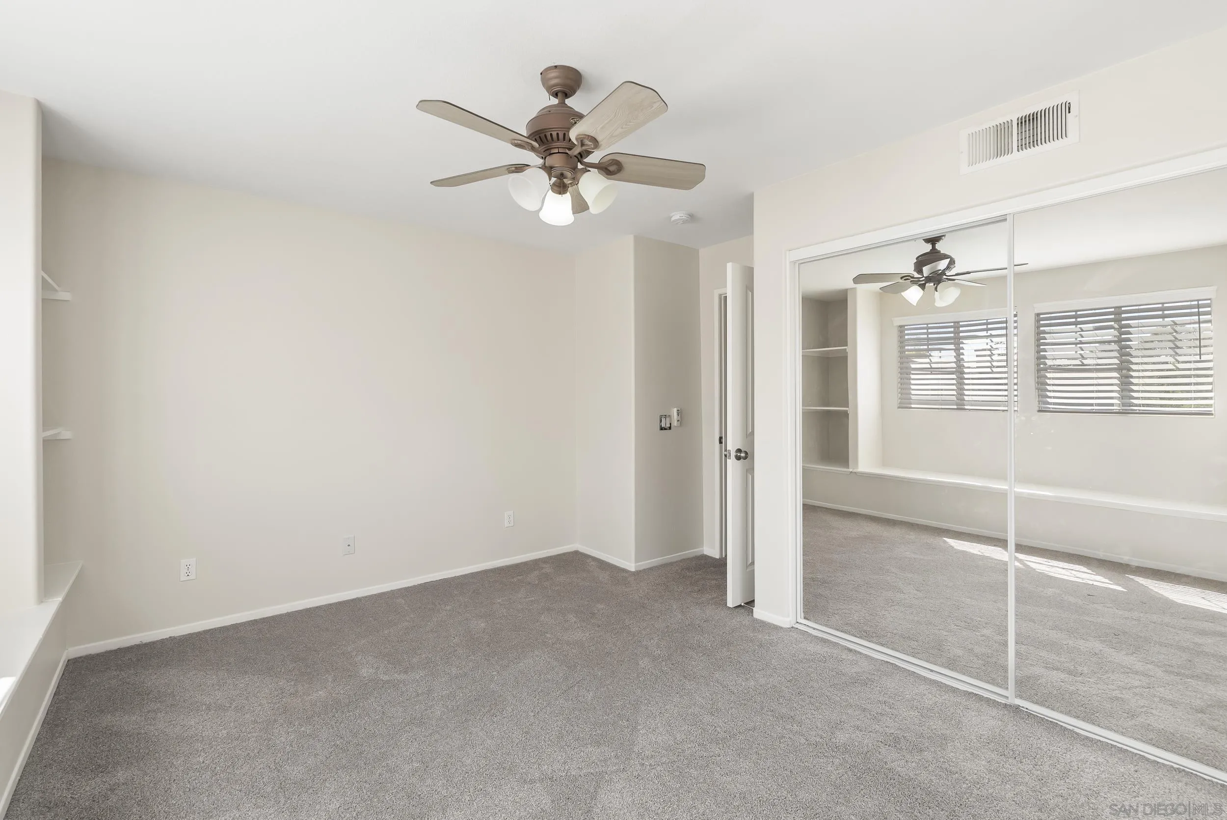 https://cdn.realtyfeed.com/cdn/127/260005856/e8b51f4e5e31425f46551a6e746e85e6.webp