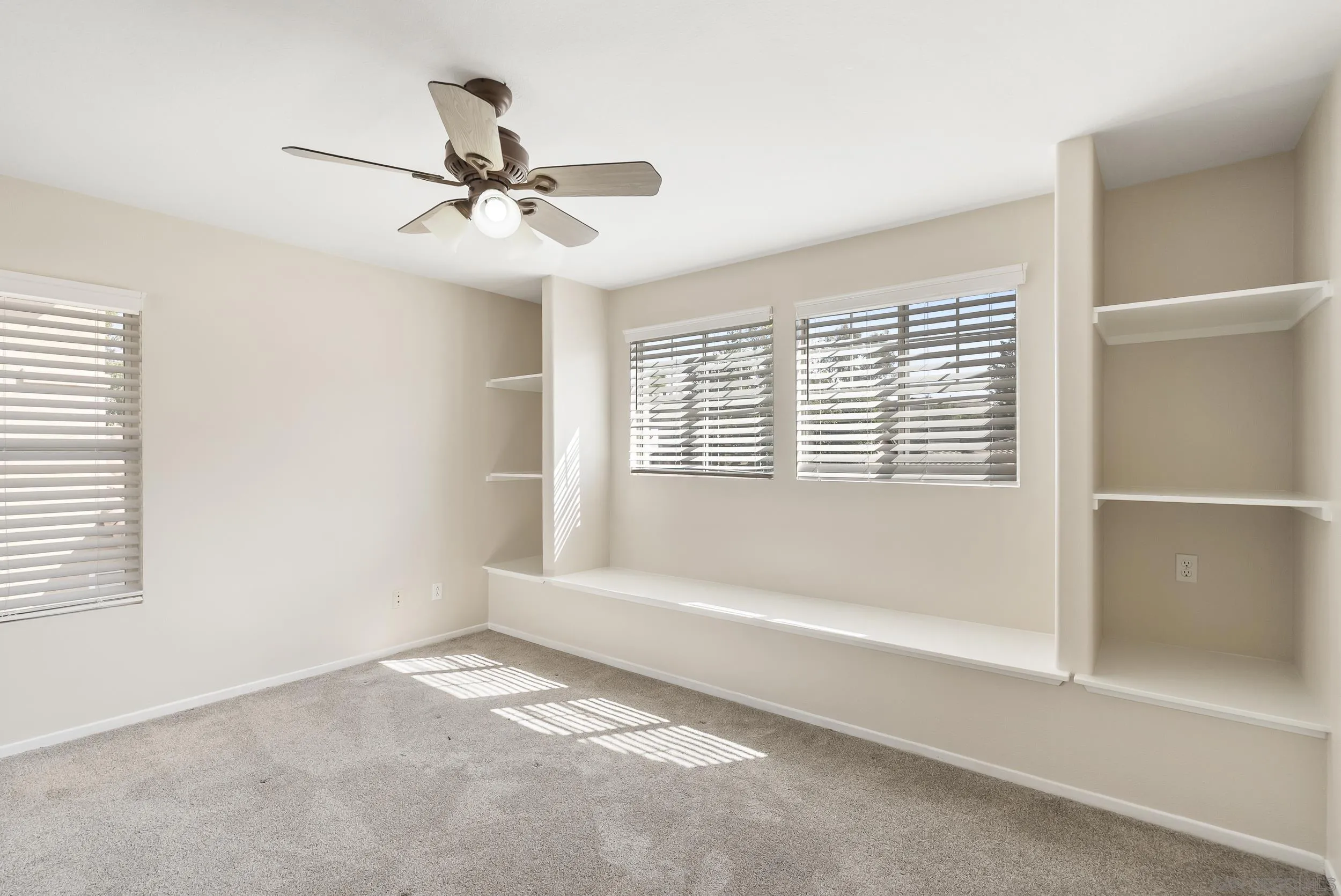 https://cdn.realtyfeed.com/cdn/127/260005856/ebba5fe461280acb88a47c4881a5c019.webp