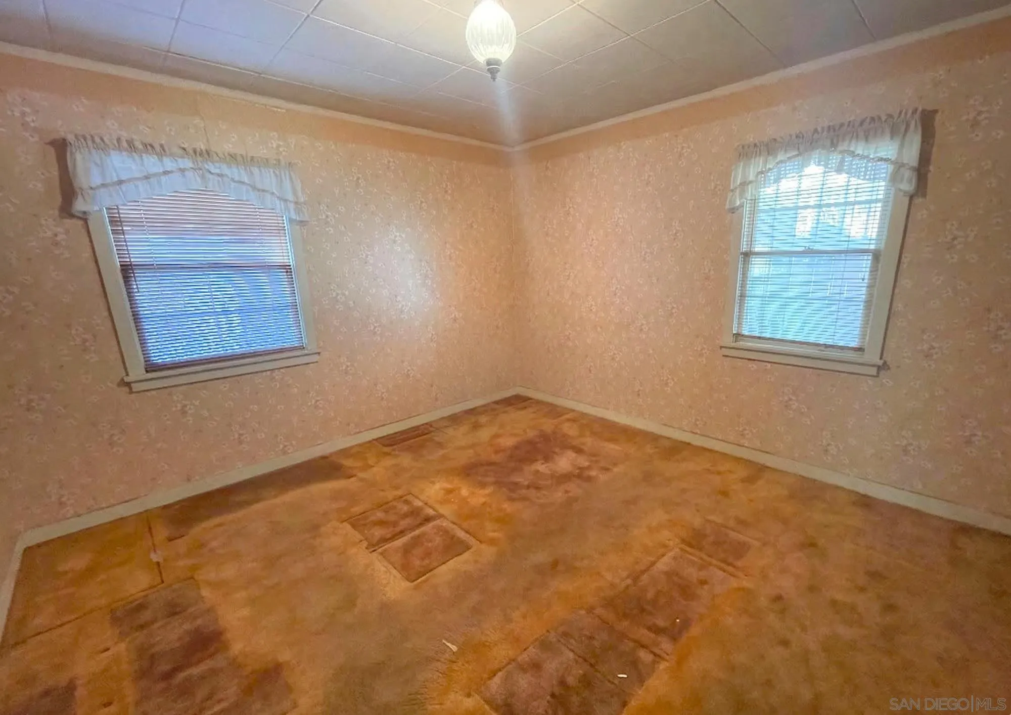 https://cdn.realtyfeed.com/cdn/127/260005857/f12294cb9d6ff36318dc48437ba6e028.webp