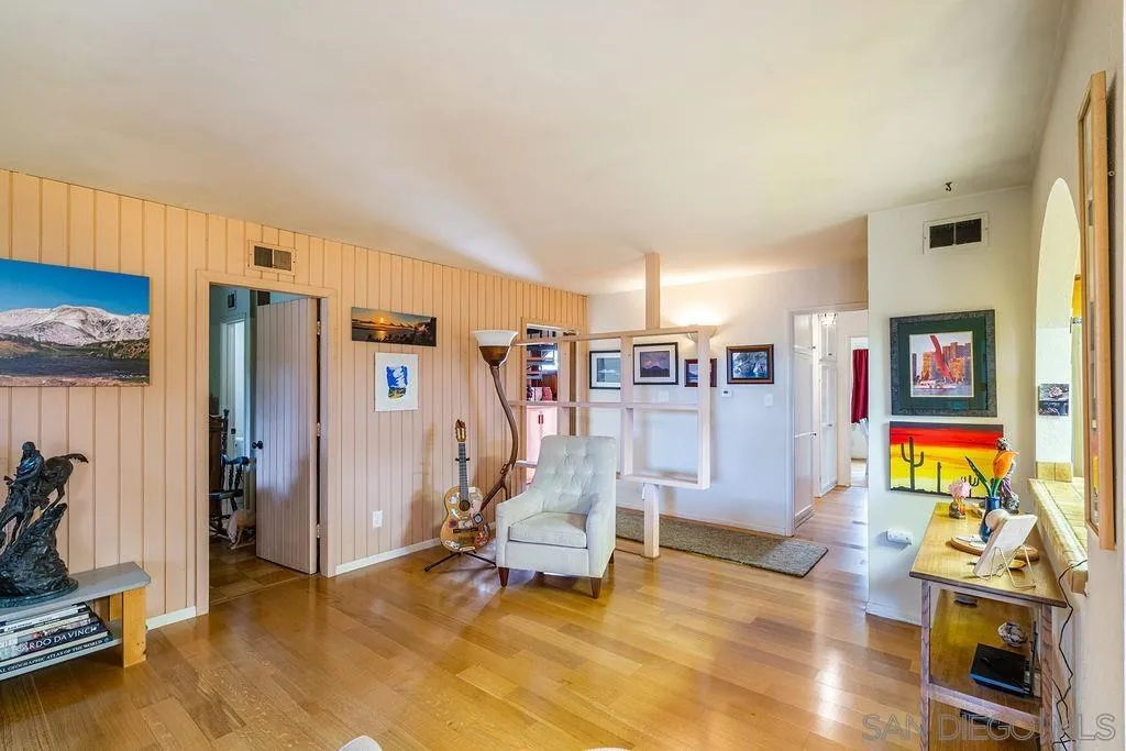 https://cdn.realtyfeed.com/cdn/127/260005859/39419f7a97fff78a3a6b1f2f2e0e8926.webp