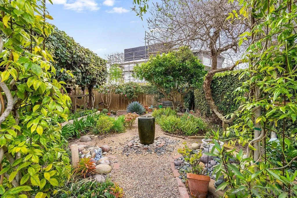 https://cdn.realtyfeed.com/cdn/127/260005859/52a5b813938d8167ed944305718f4e3e.webp
