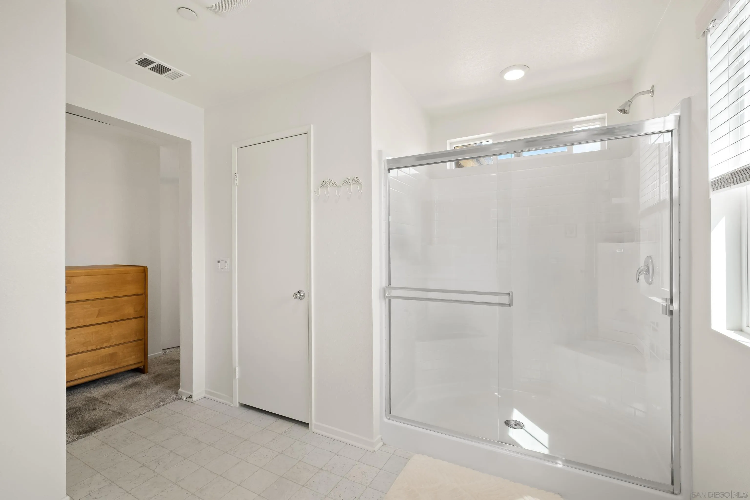 https://cdn.realtyfeed.com/cdn/127/260005860/0d522cf260ec53c3c6dfb719dfb83738.webp
