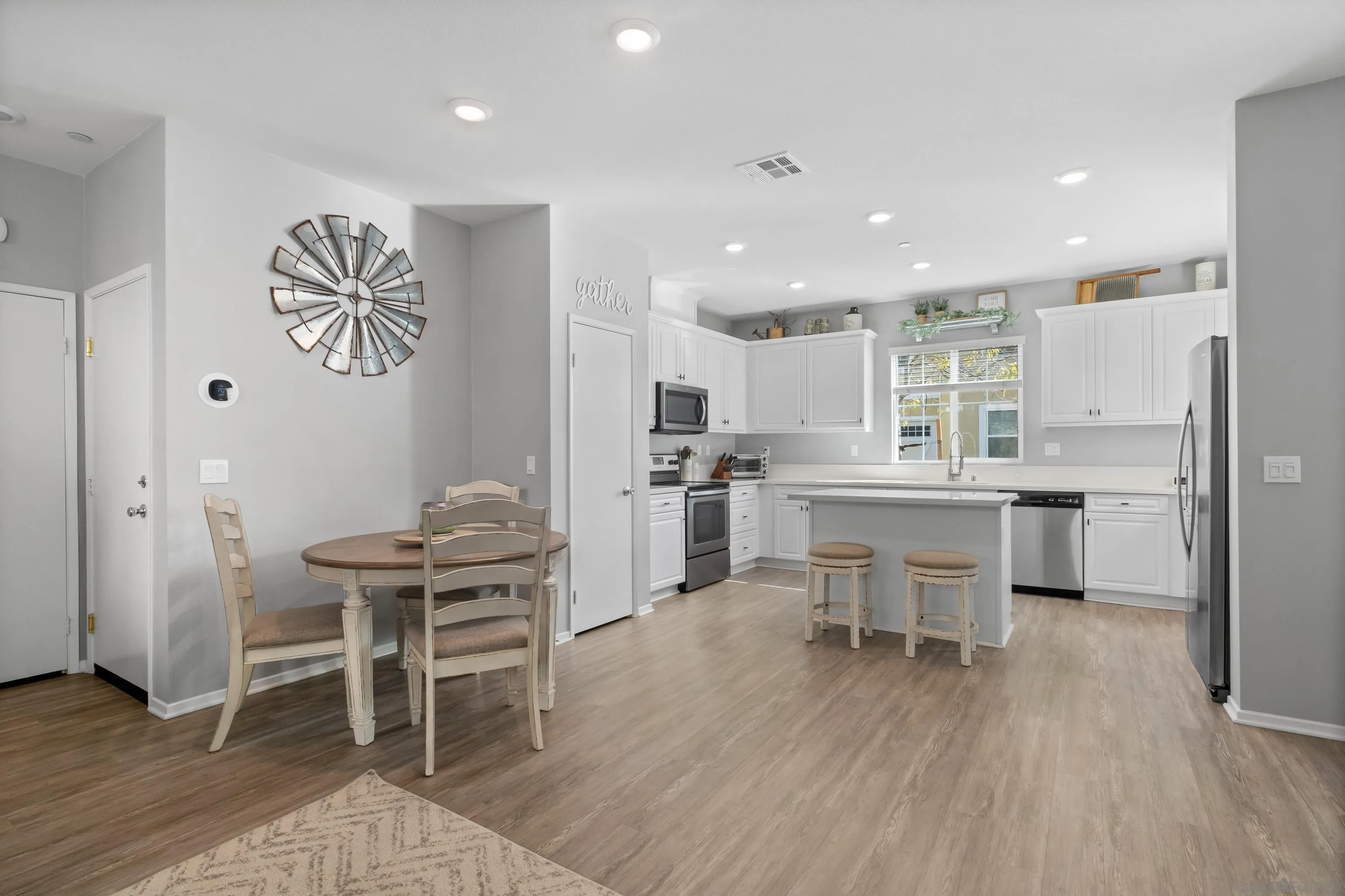 https://cdn.realtyfeed.com/cdn/127/260005860/234182602878906cf279583984e03d6f.webp