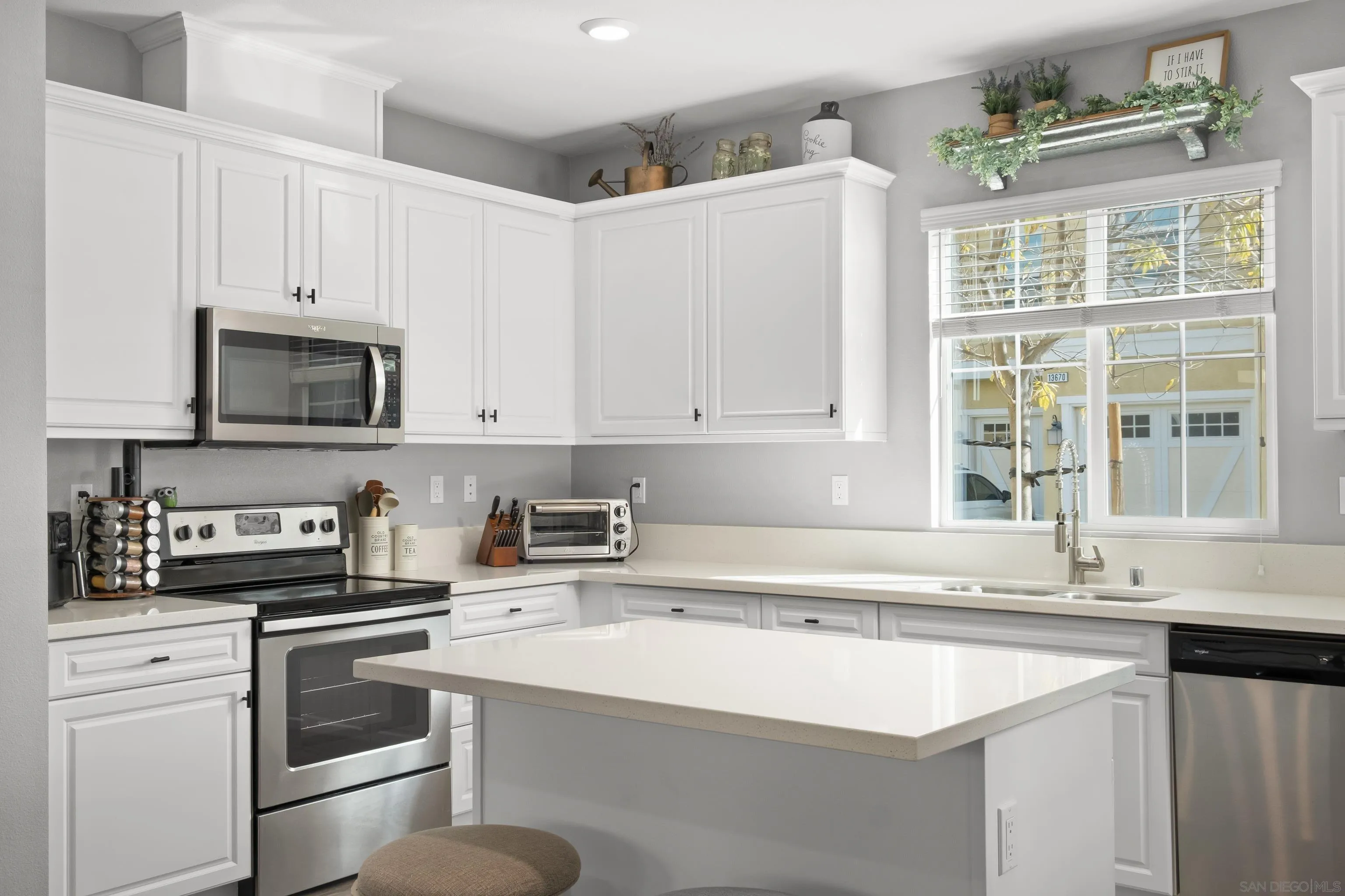 https://cdn.realtyfeed.com/cdn/127/260005860/70afb046050f75df70c7976fc255faeb.webp