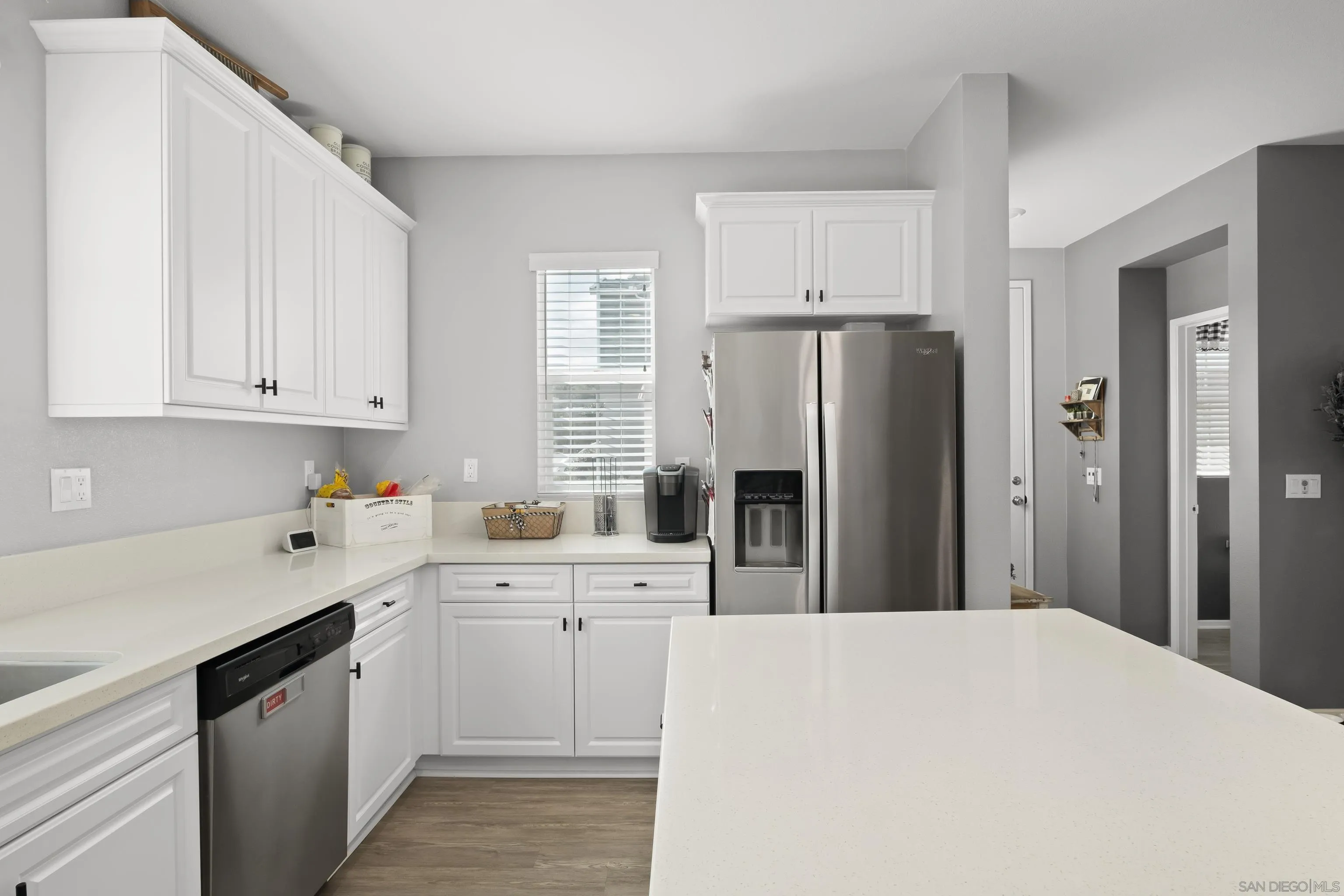 https://cdn.realtyfeed.com/cdn/127/260005860/8571f3a42b5dfd9568f8c72131fdd633.webp