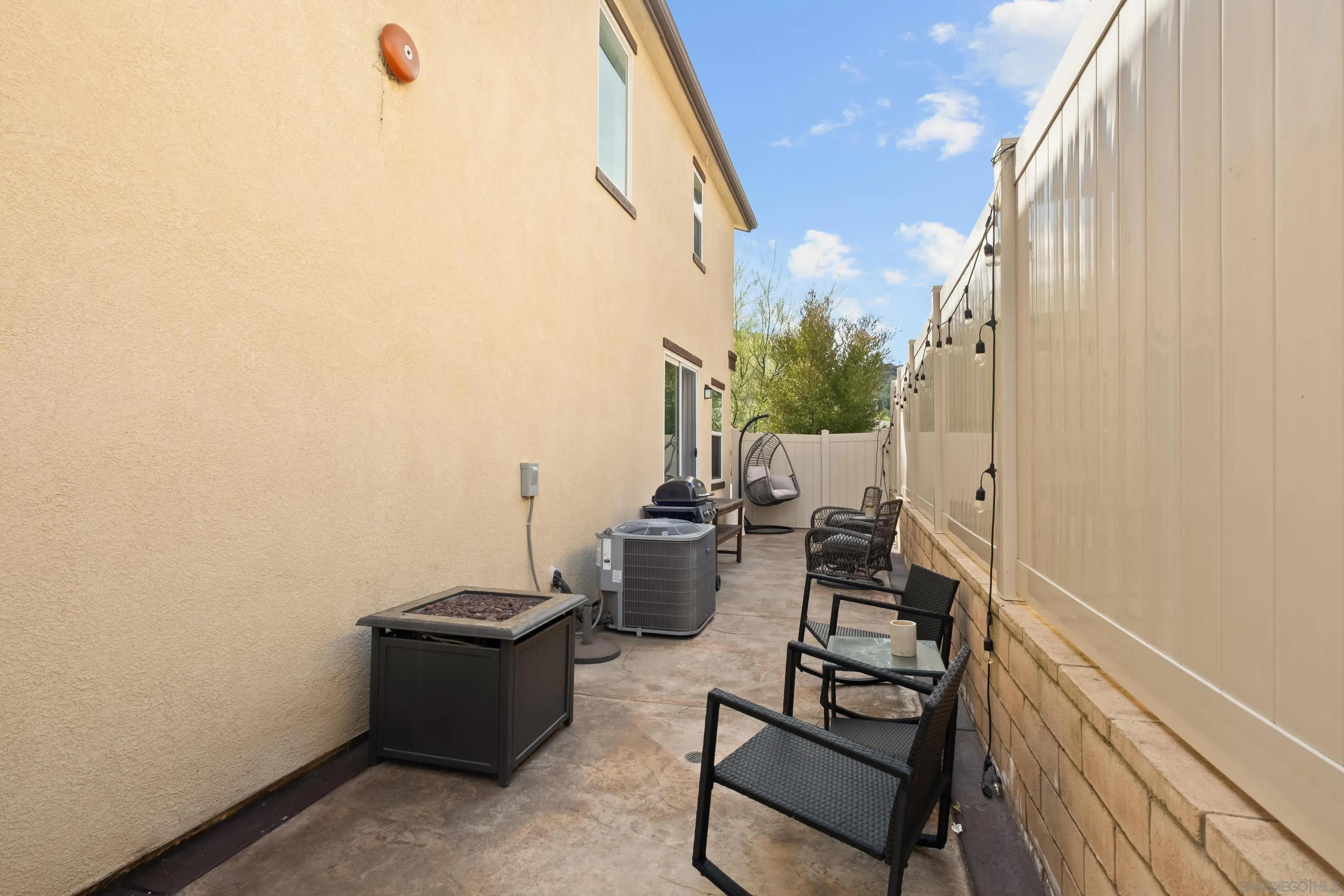 https://cdn.realtyfeed.com/cdn/127/260005860/8bfb04cd60d9b45f3d5c65349e5f22ef.webp
