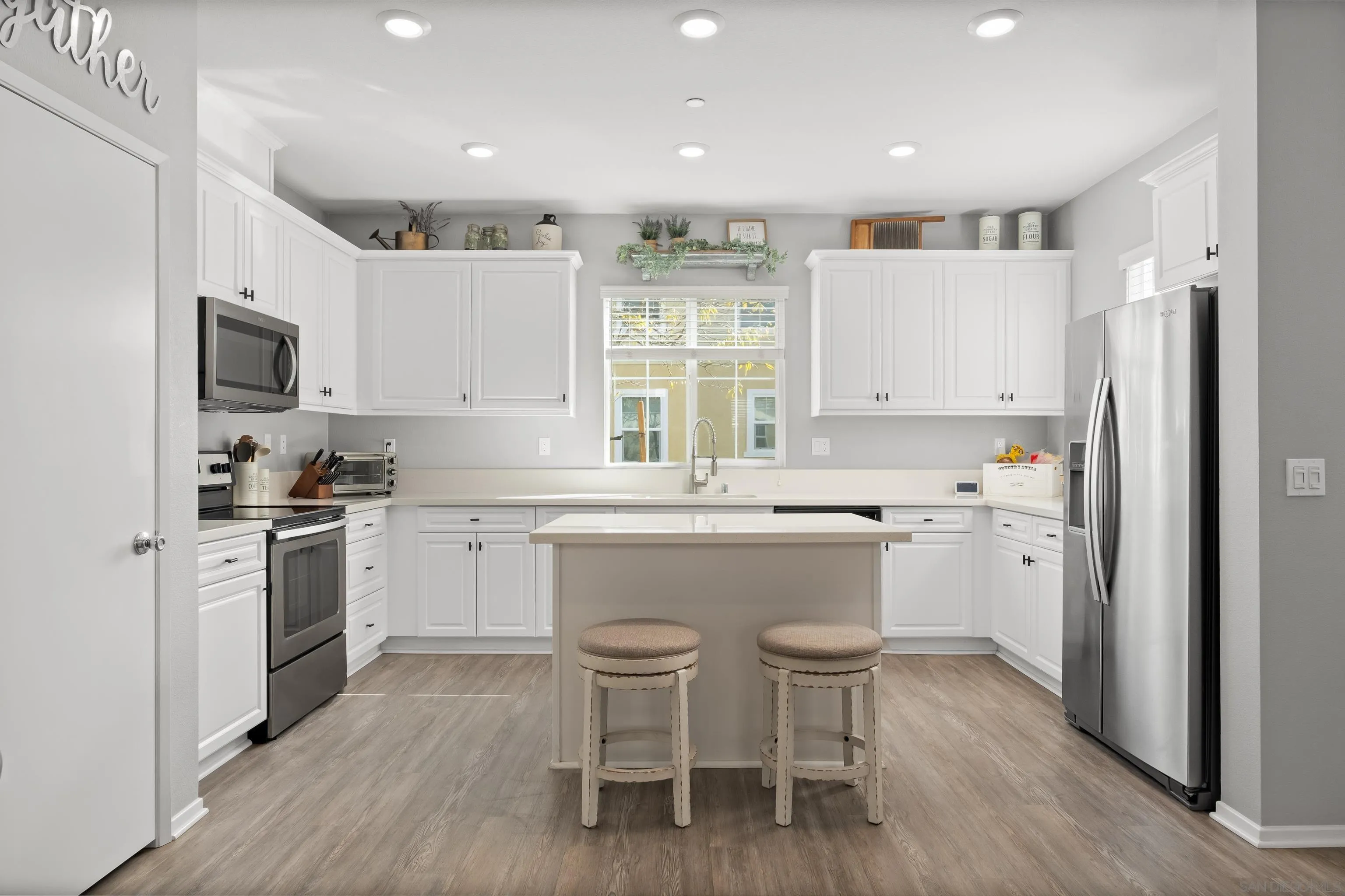 https://cdn.realtyfeed.com/cdn/127/260005860/c1c8fde05dd02471823ad31ce643f528.webp